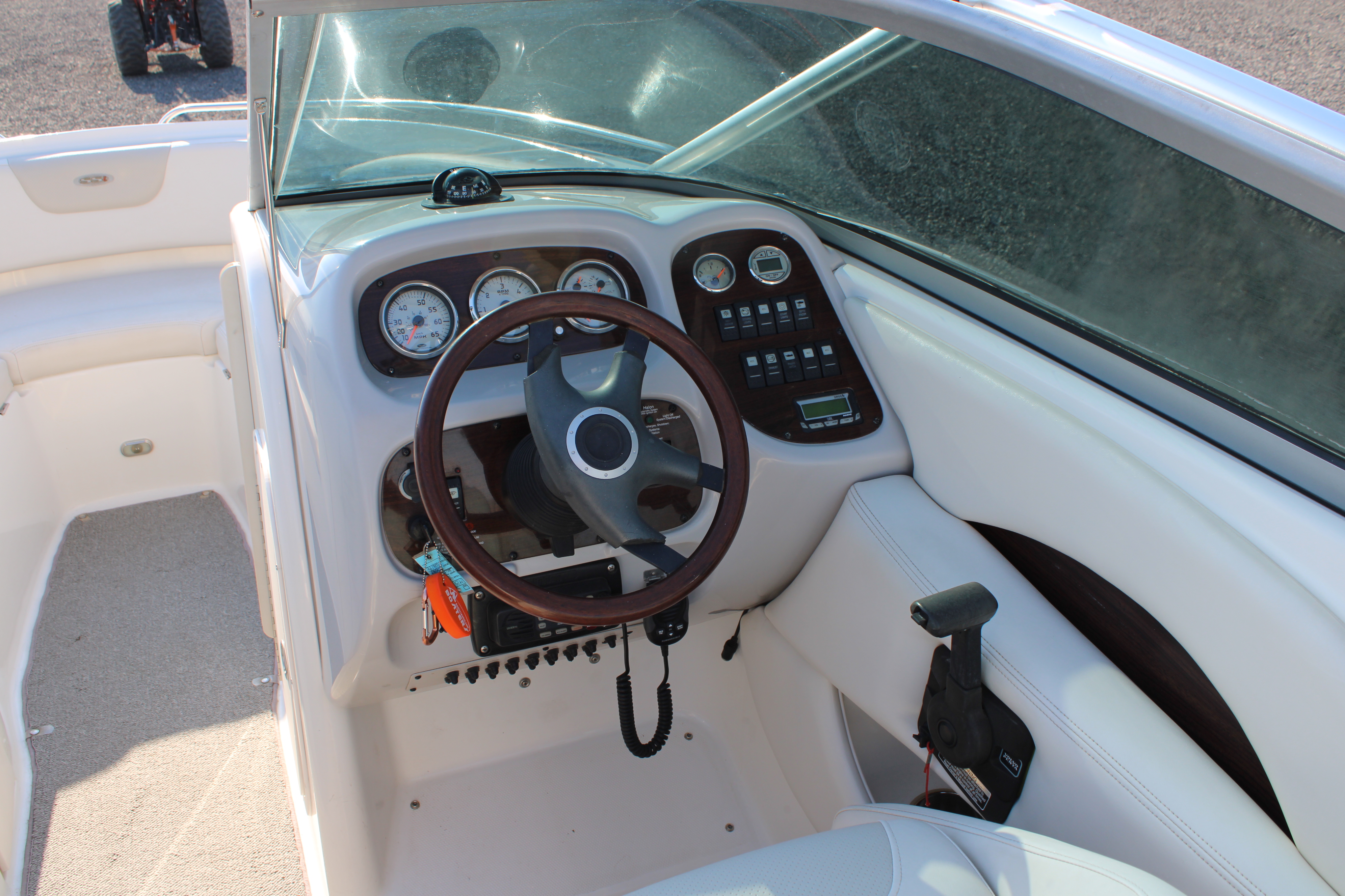 2006 Chaparral 236 SSI Boat