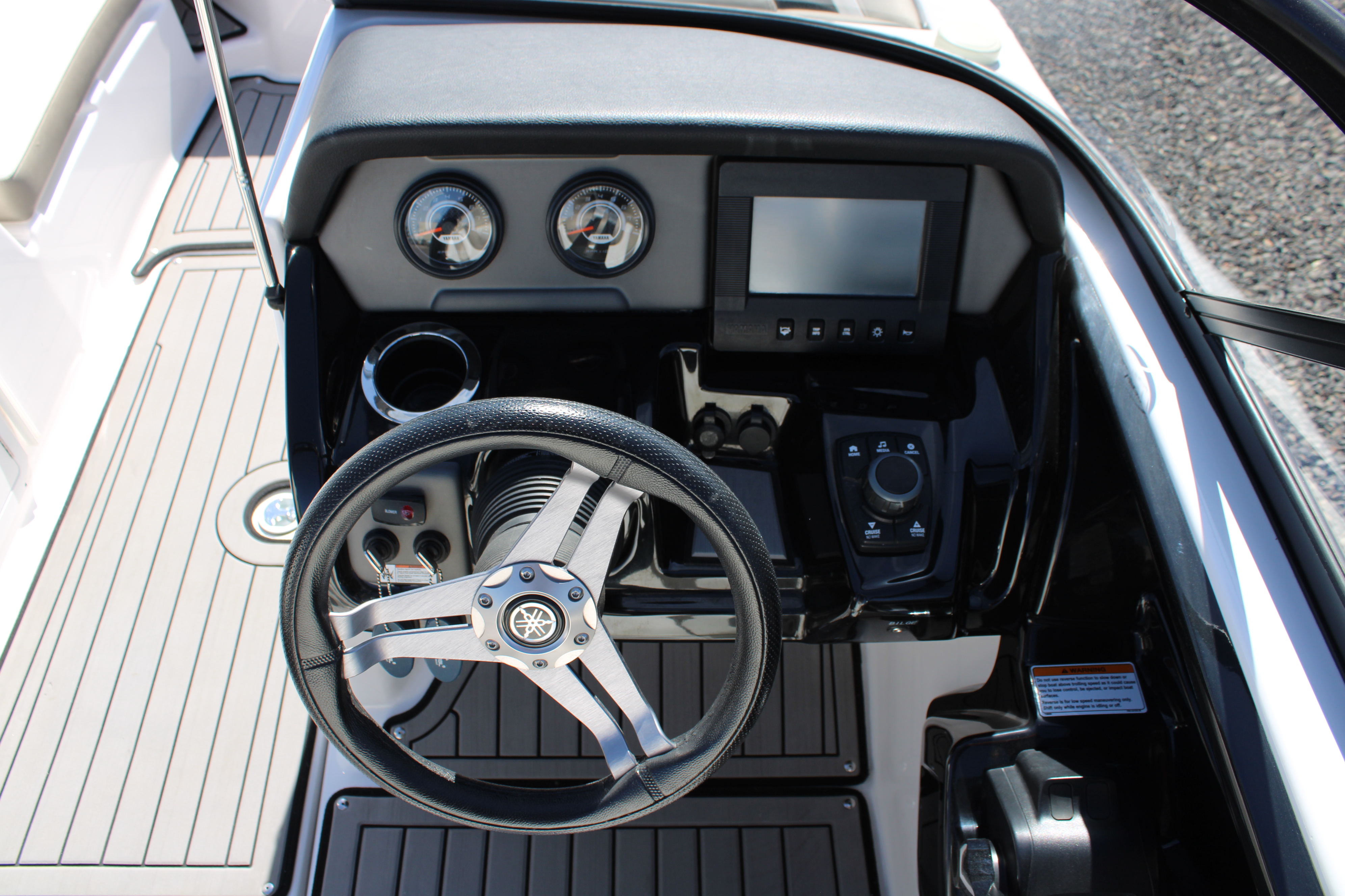 2018 Yamaha Boats 212X Boat