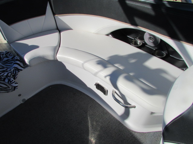 2014 Four Winns 244 FUNSHIP Boat