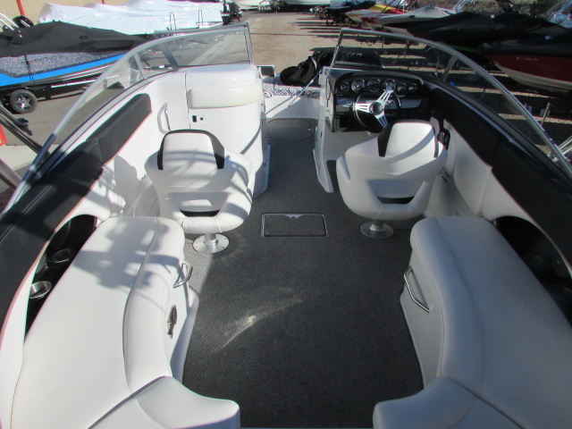 2014 Four Winns 244 FUNSHIP Boat