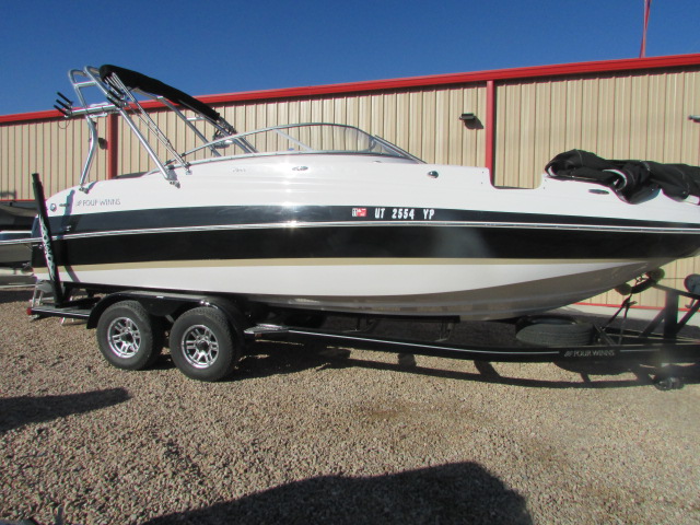 2014 Four Winns 244 FUNSHIP Boat