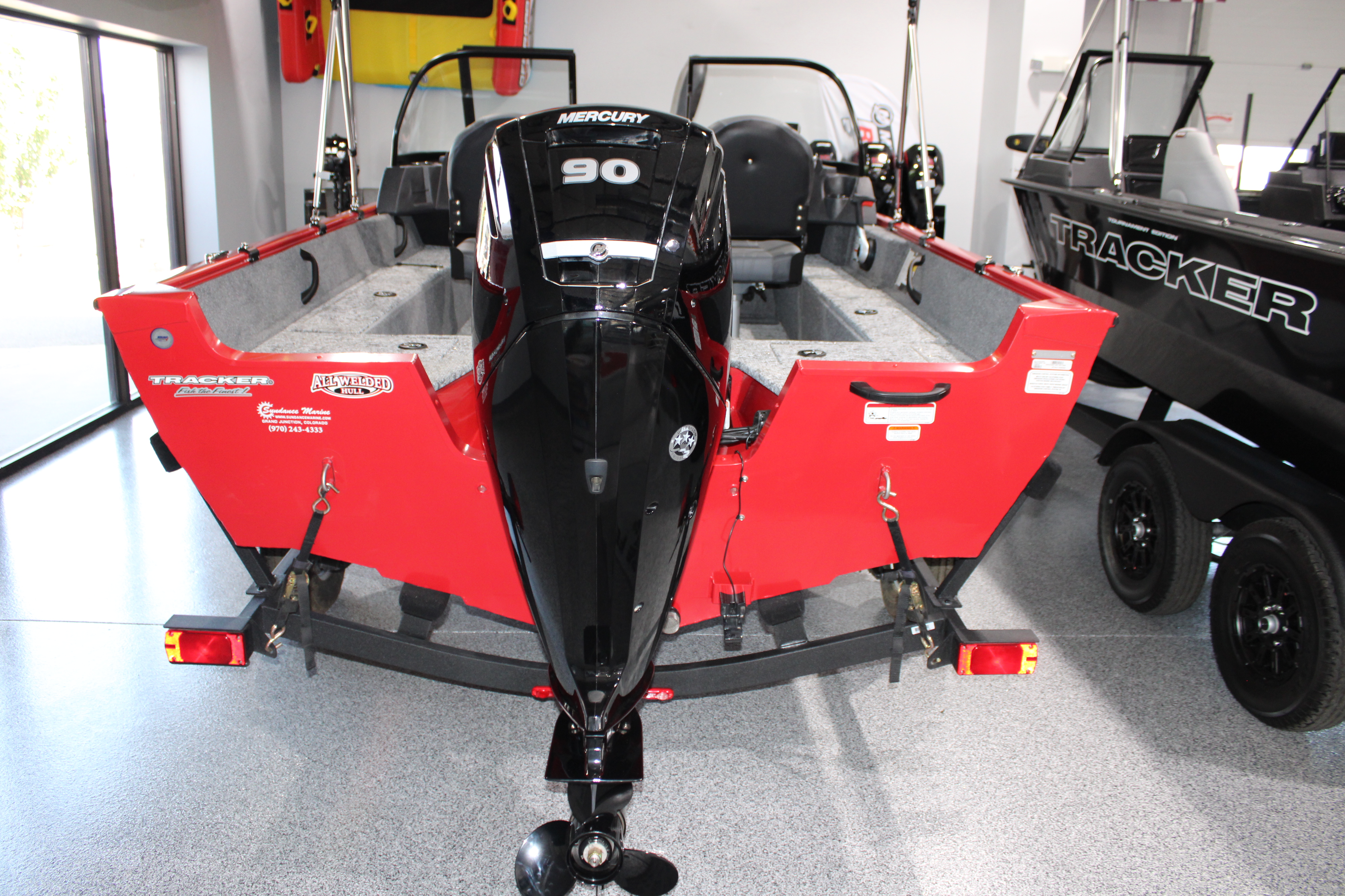2026 Tracker Boats Pro Guide V-16 WT Boat