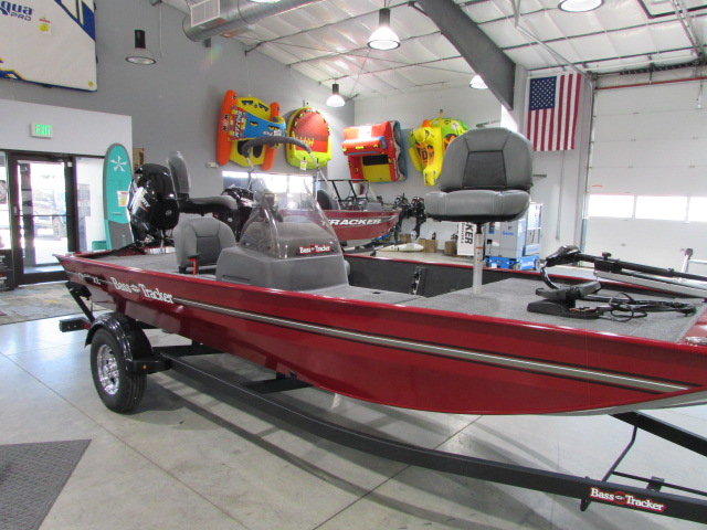 2026 Tracker Classic XL Boat