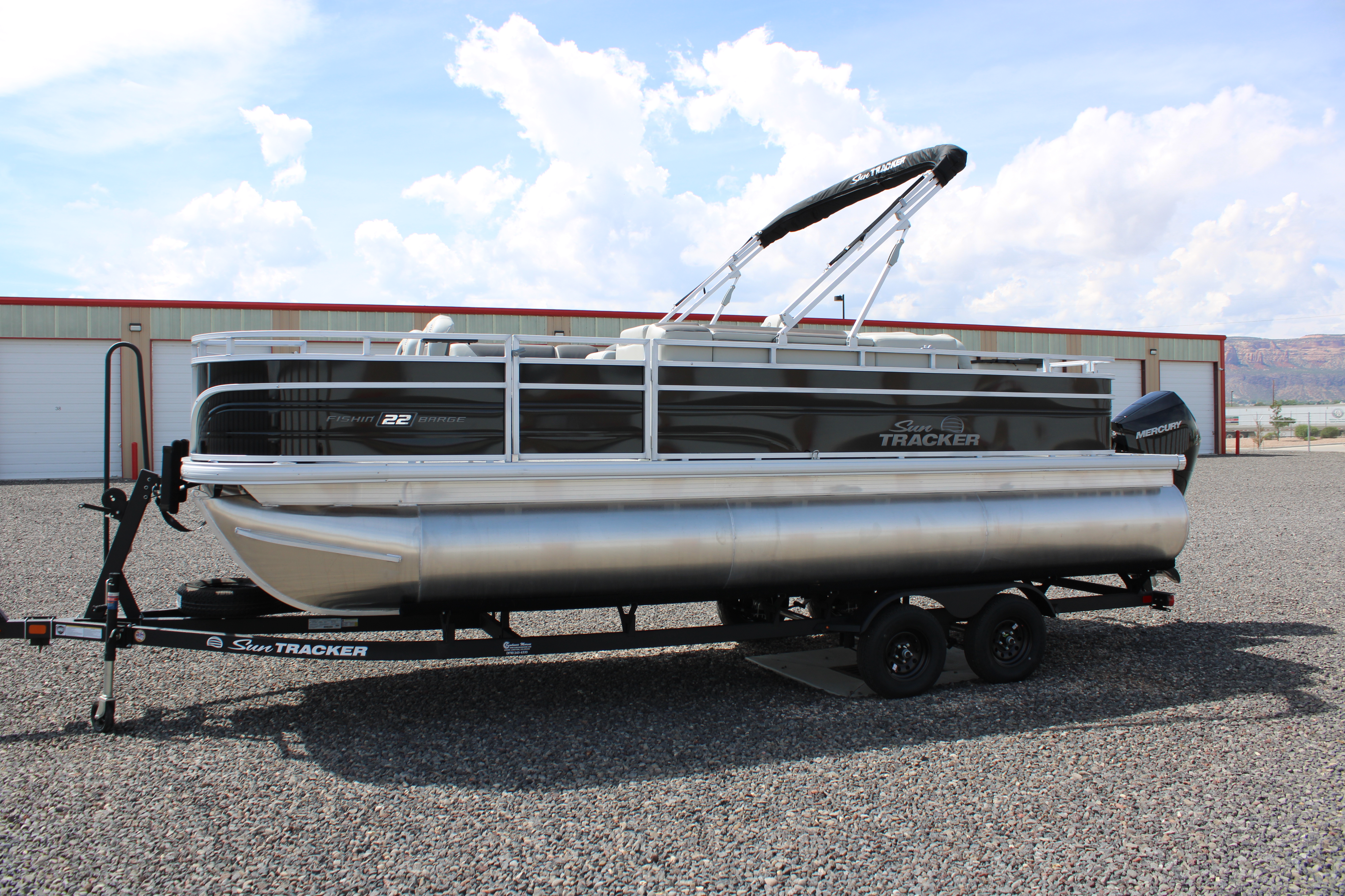 2027 Sun Tracker FB 22XP3 Boat