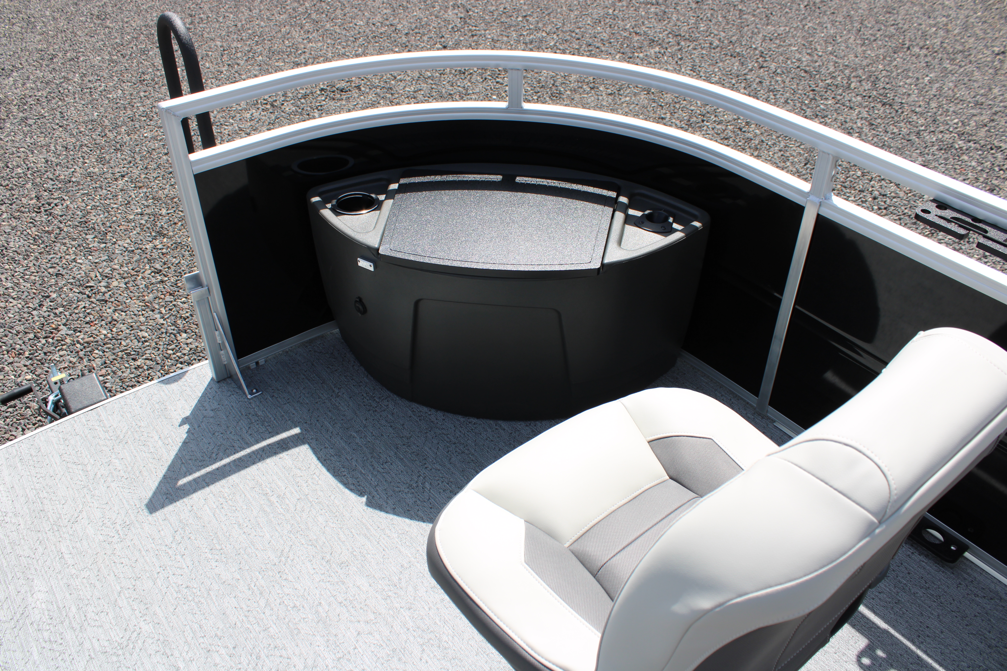 2027 Sun Tracker FB 22XP3 Boat