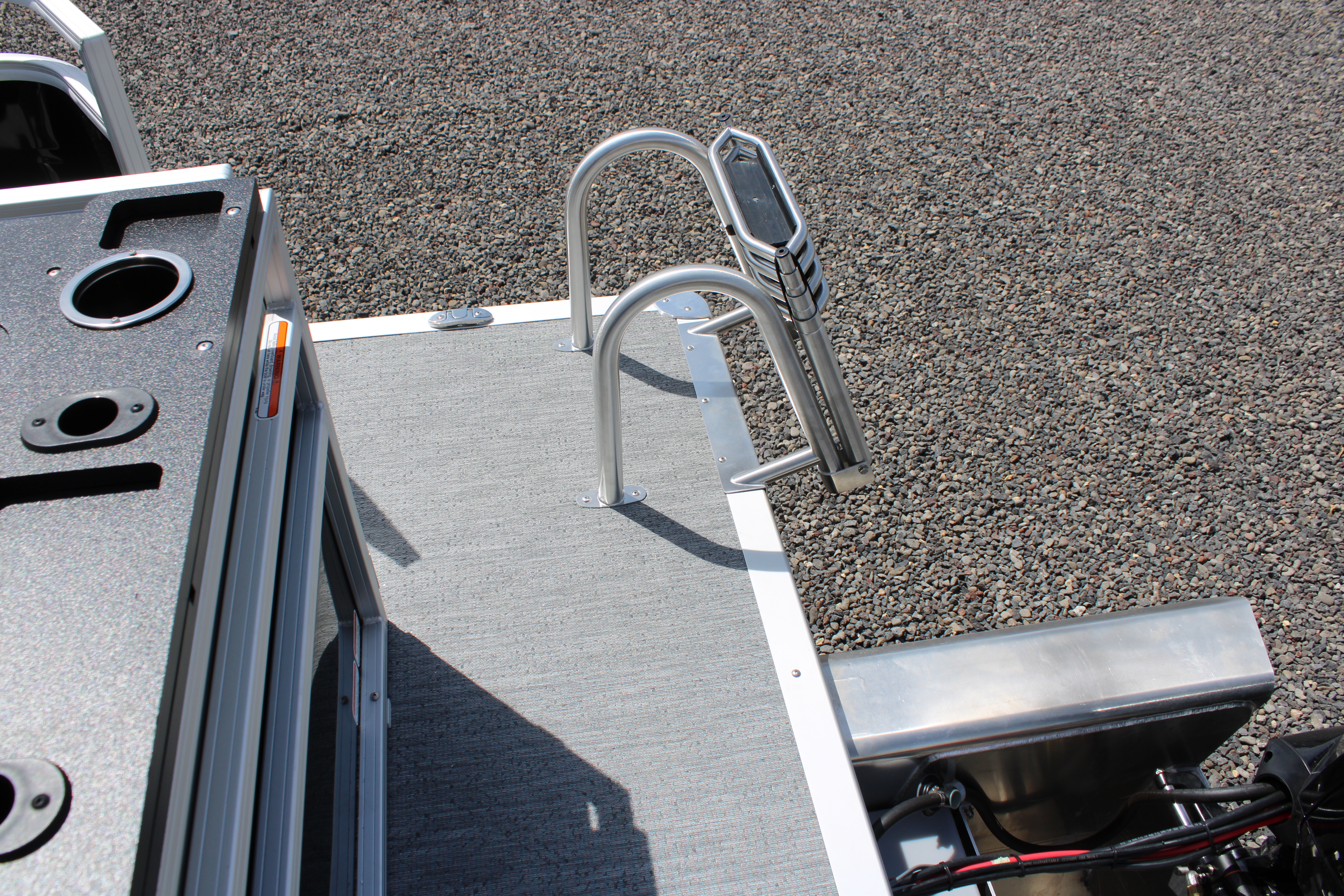 2027 Sun Tracker FB 22XP3 Boat