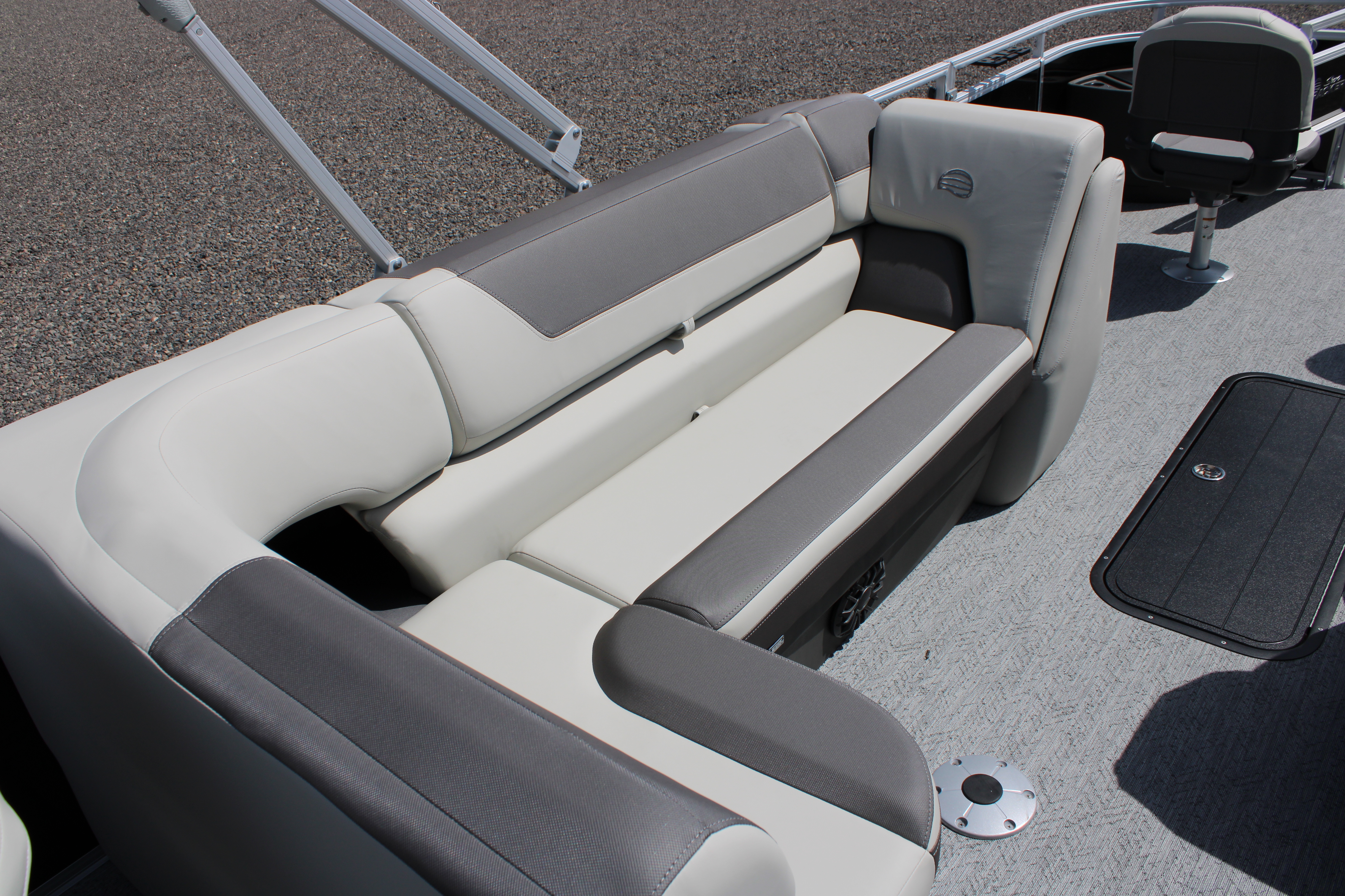 2027 Sun Tracker FB 22XP3 Boat