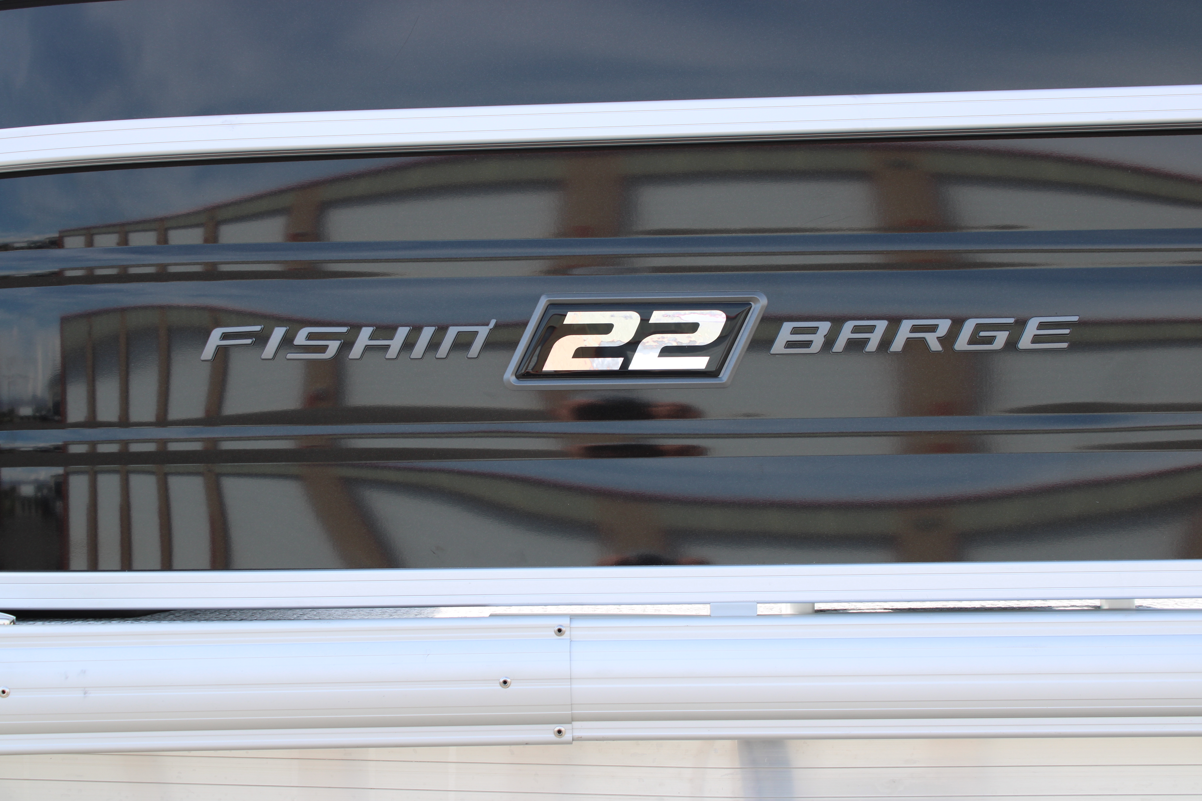 2027 Sun Tracker FB 22XP3 Boat