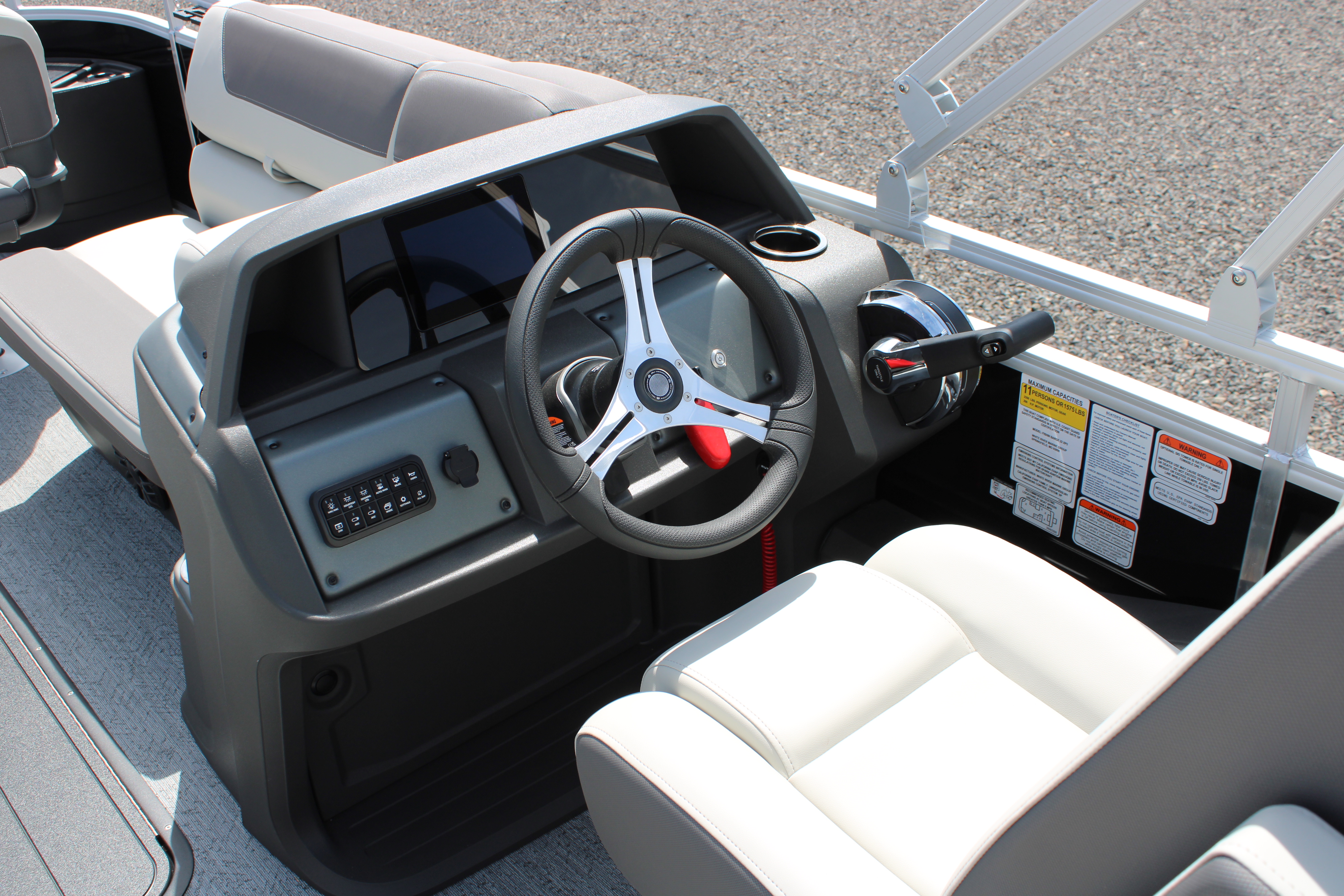 2027 Sun Tracker FB 22XP3 Boat