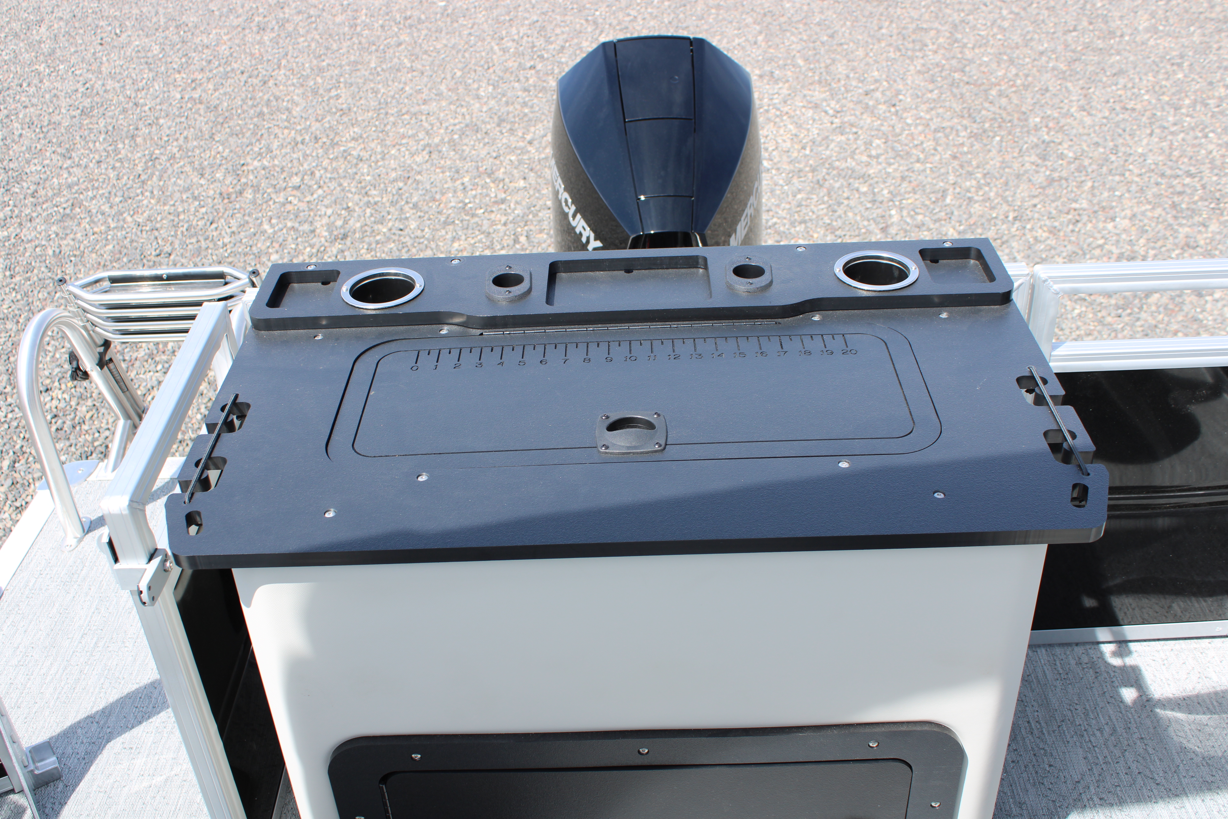 2027 Sun Tracker FB 22XP3 Boat