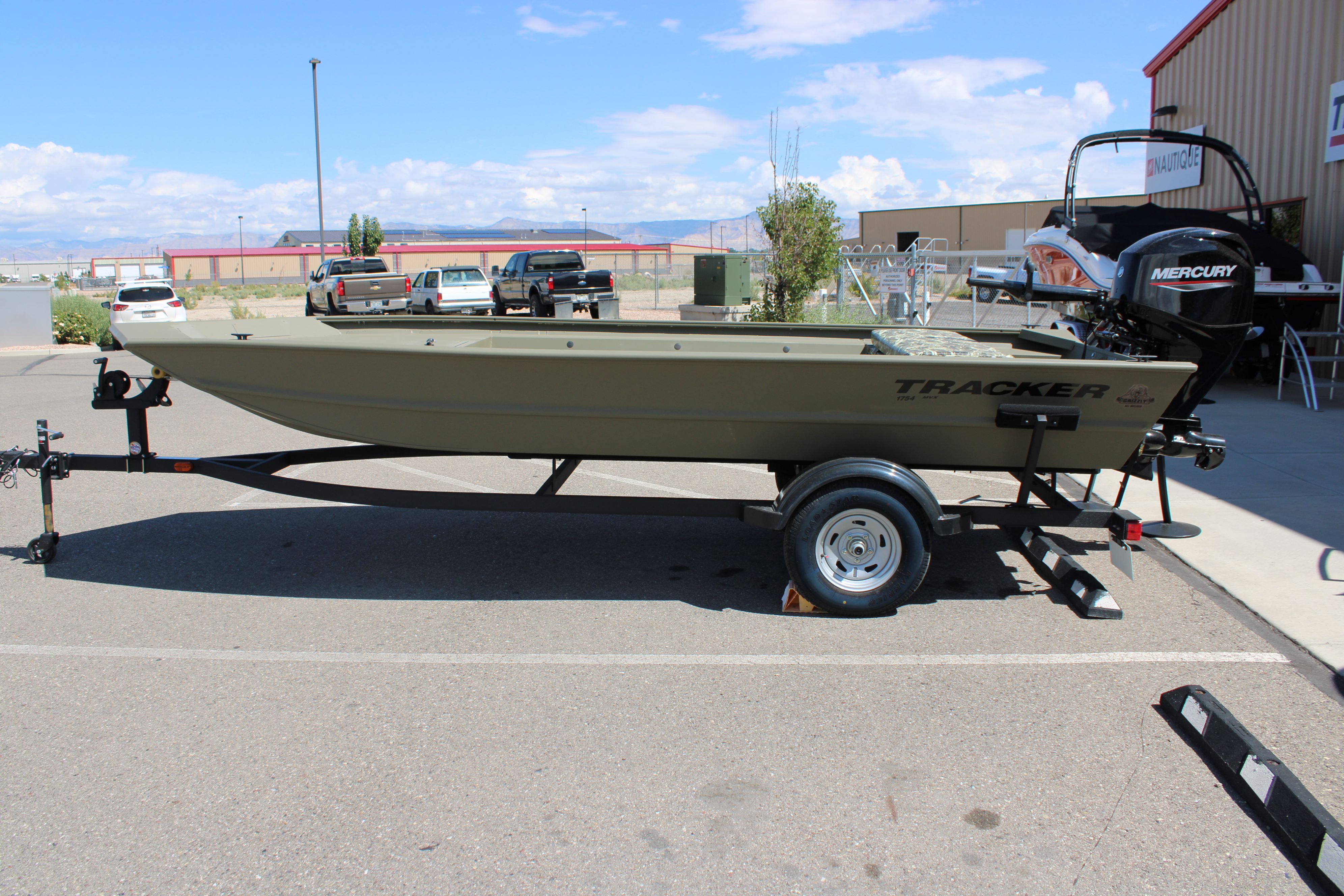 2026 Tracker JON GRIZZLY 1754 Boat