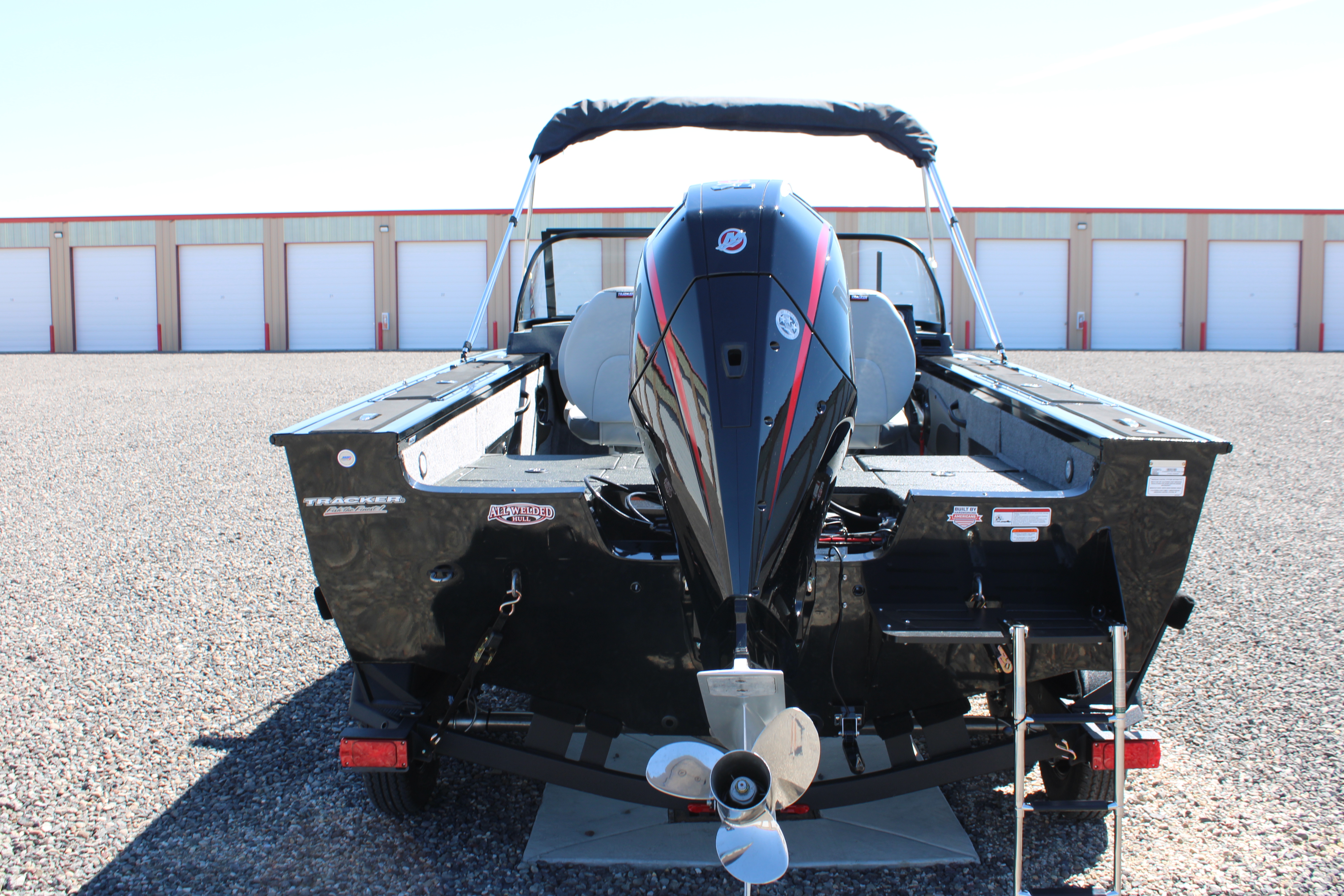 2027 Tracker TARGA V18 CB Boat