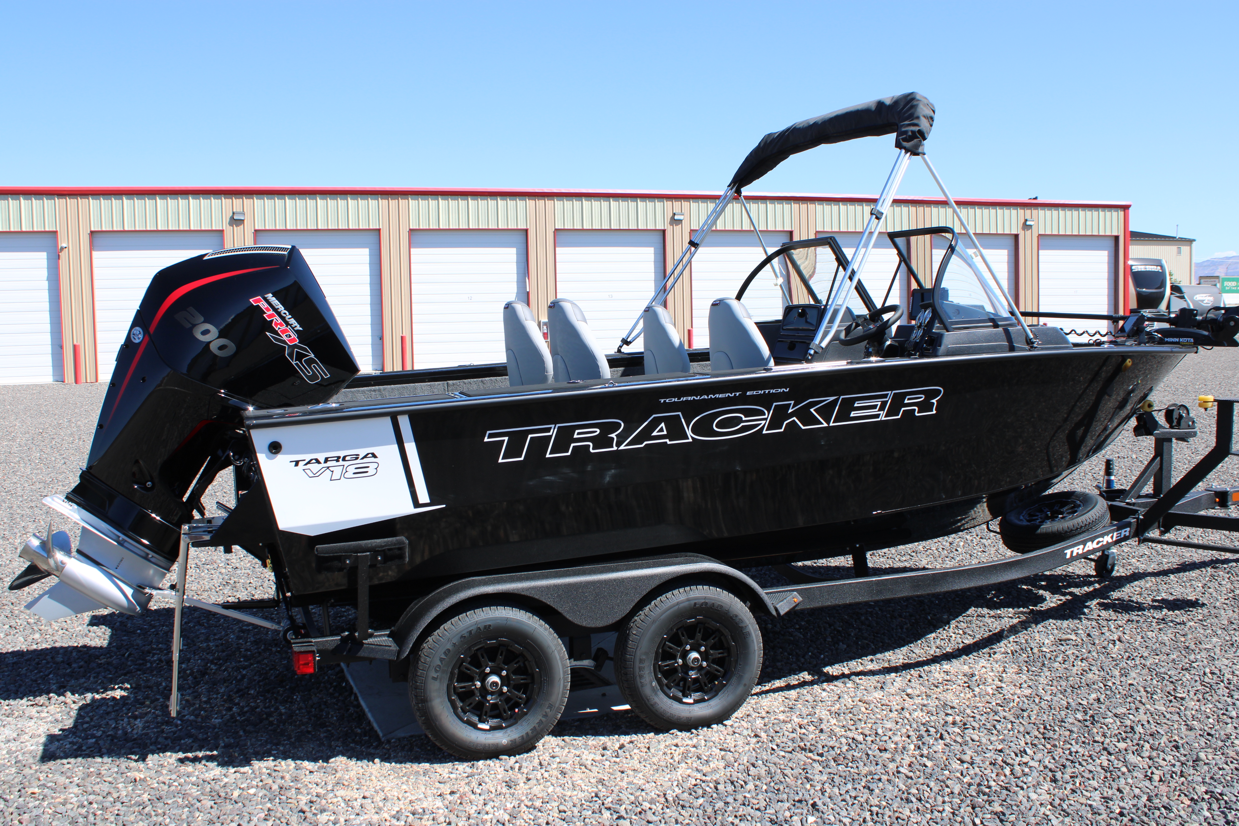 2027 Tracker TARGA V18 CB Boat