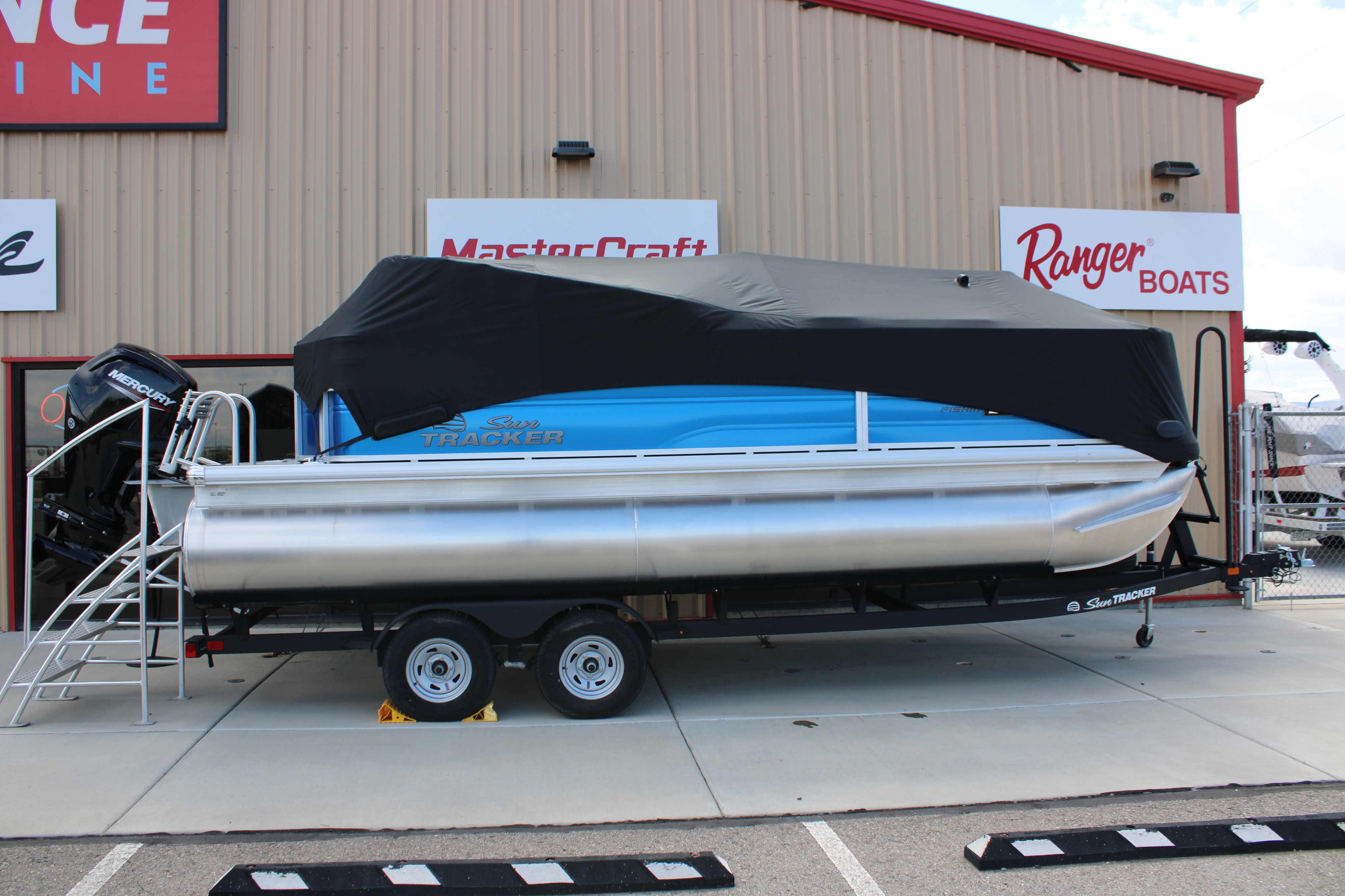 2026 Sun Tracker FB20 Boat