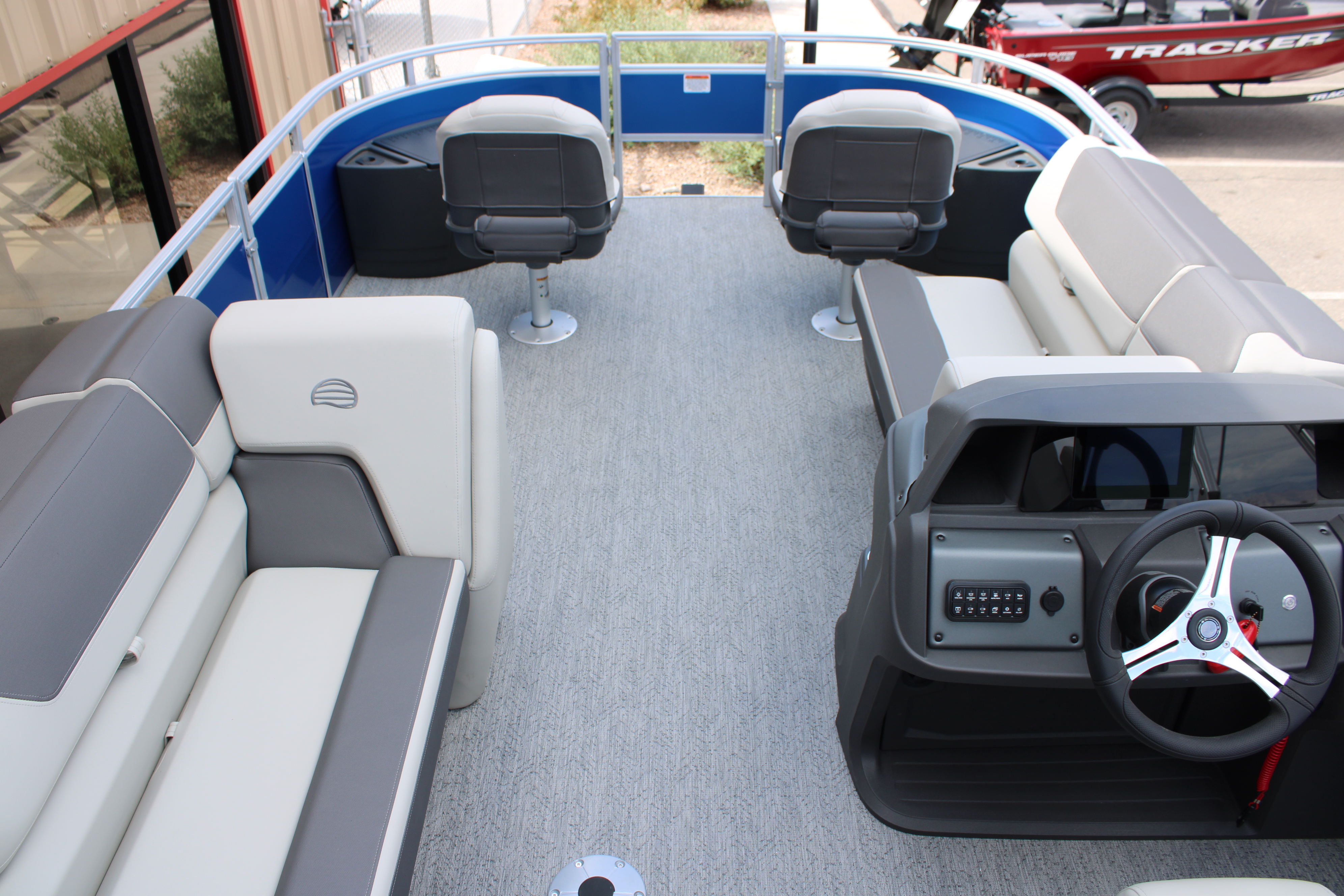 2026 Sun Tracker FB20 Boat