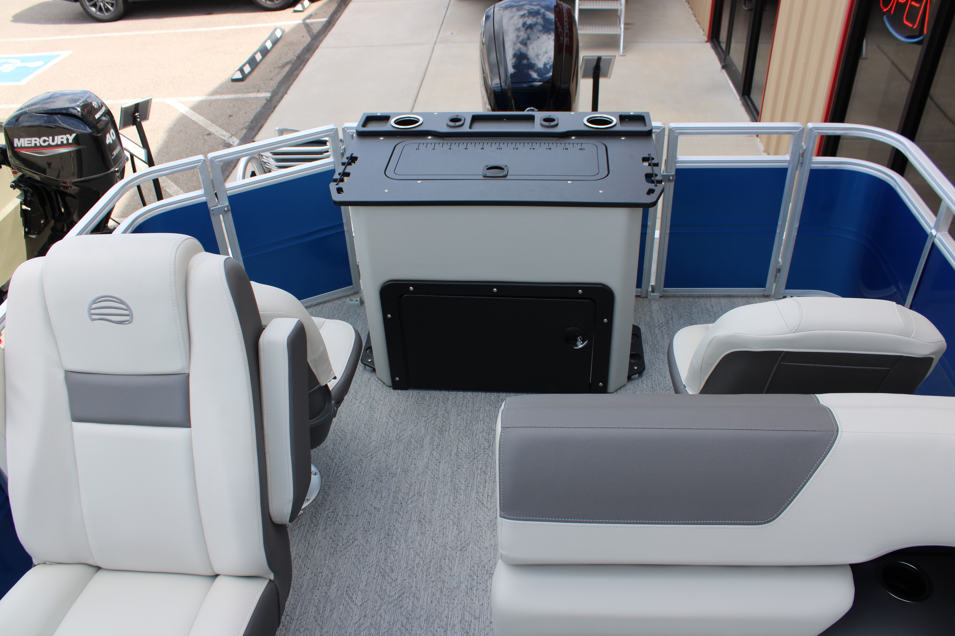 2026 Sun Tracker FB20 Boat