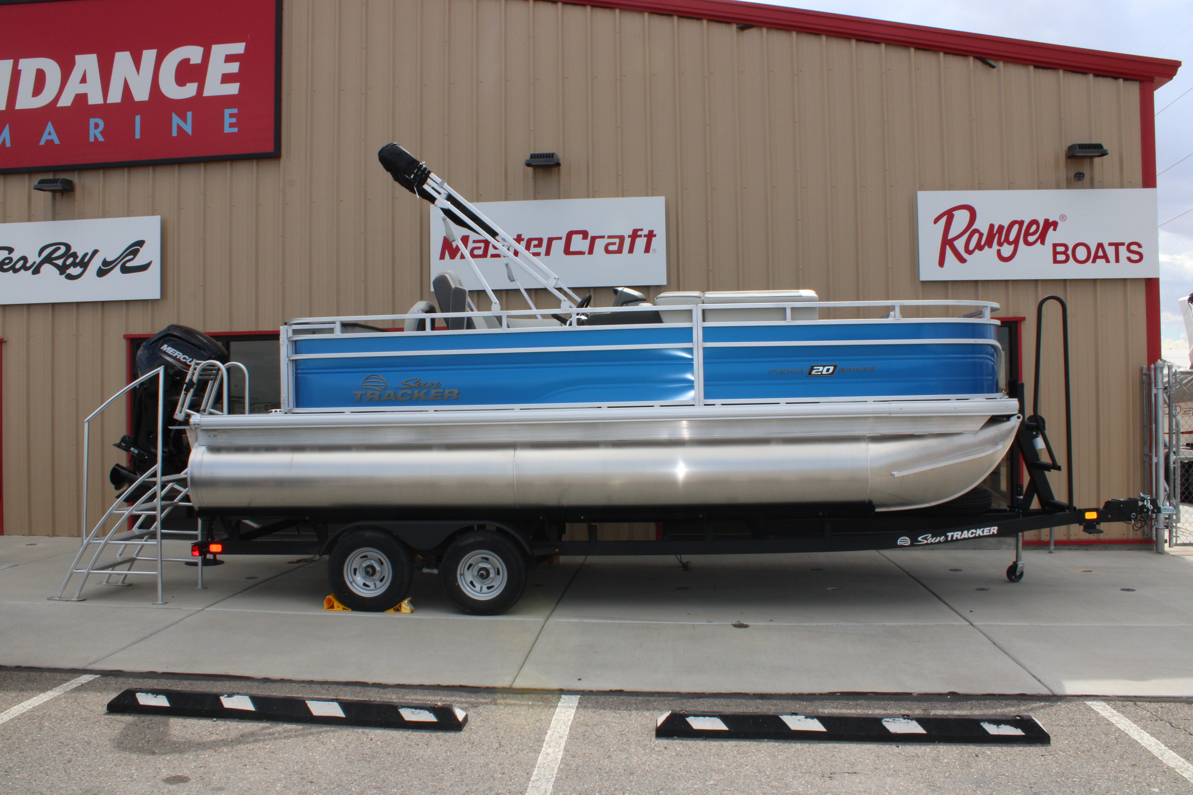 2026 Sun Tracker FB20 Boat