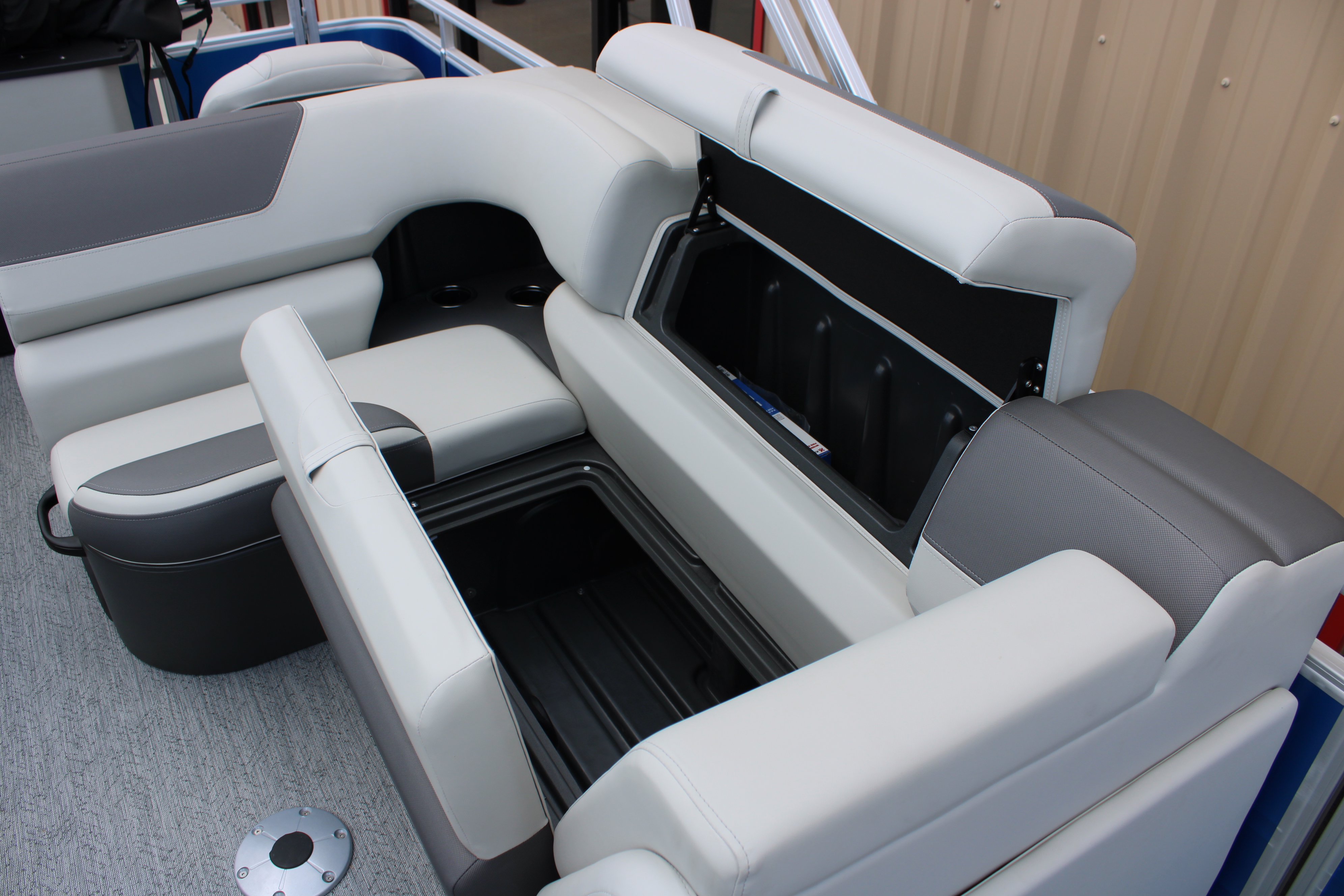 2026 Sun Tracker FB20 Boat