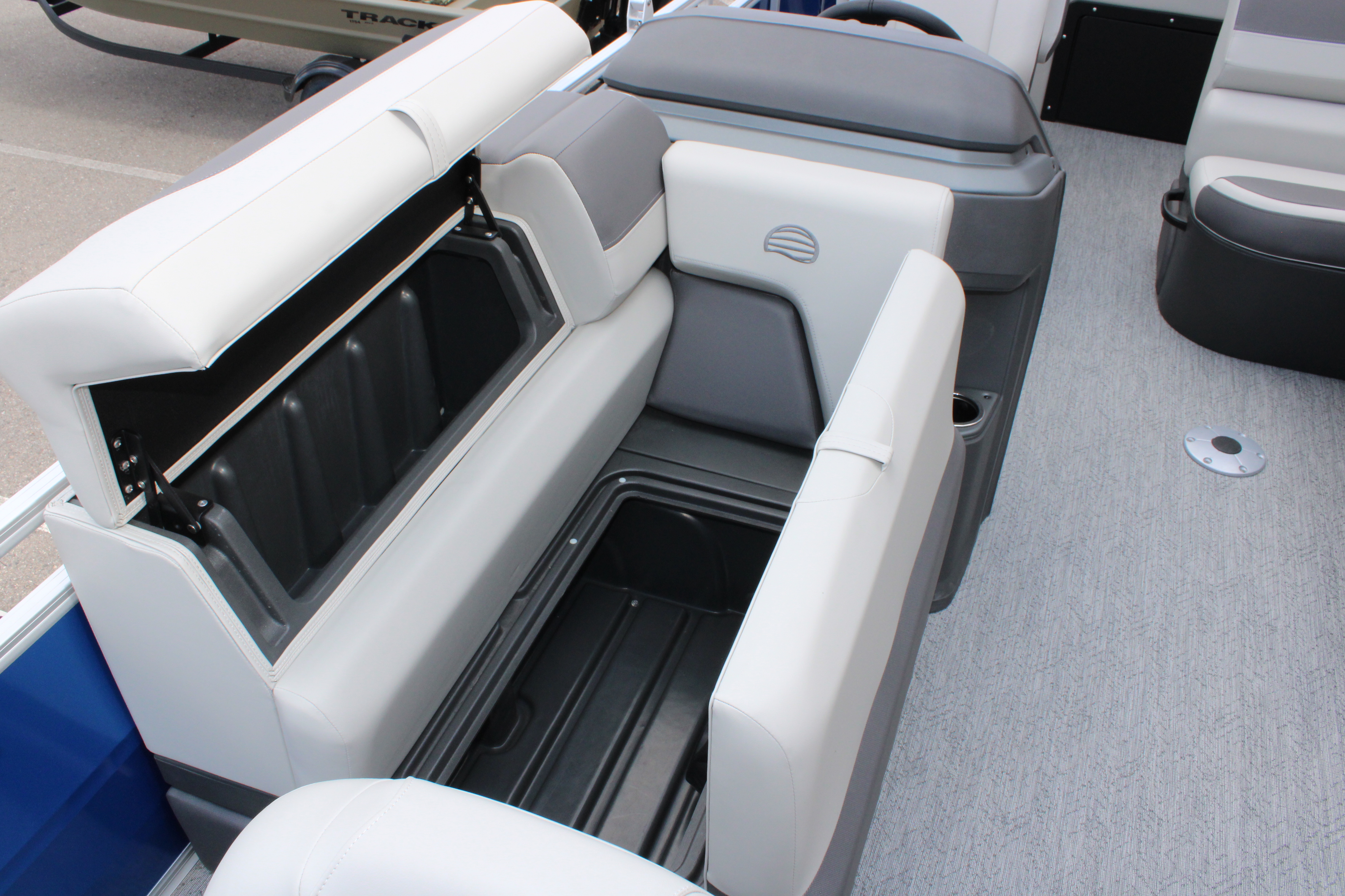 2026 Sun Tracker FB20 Boat