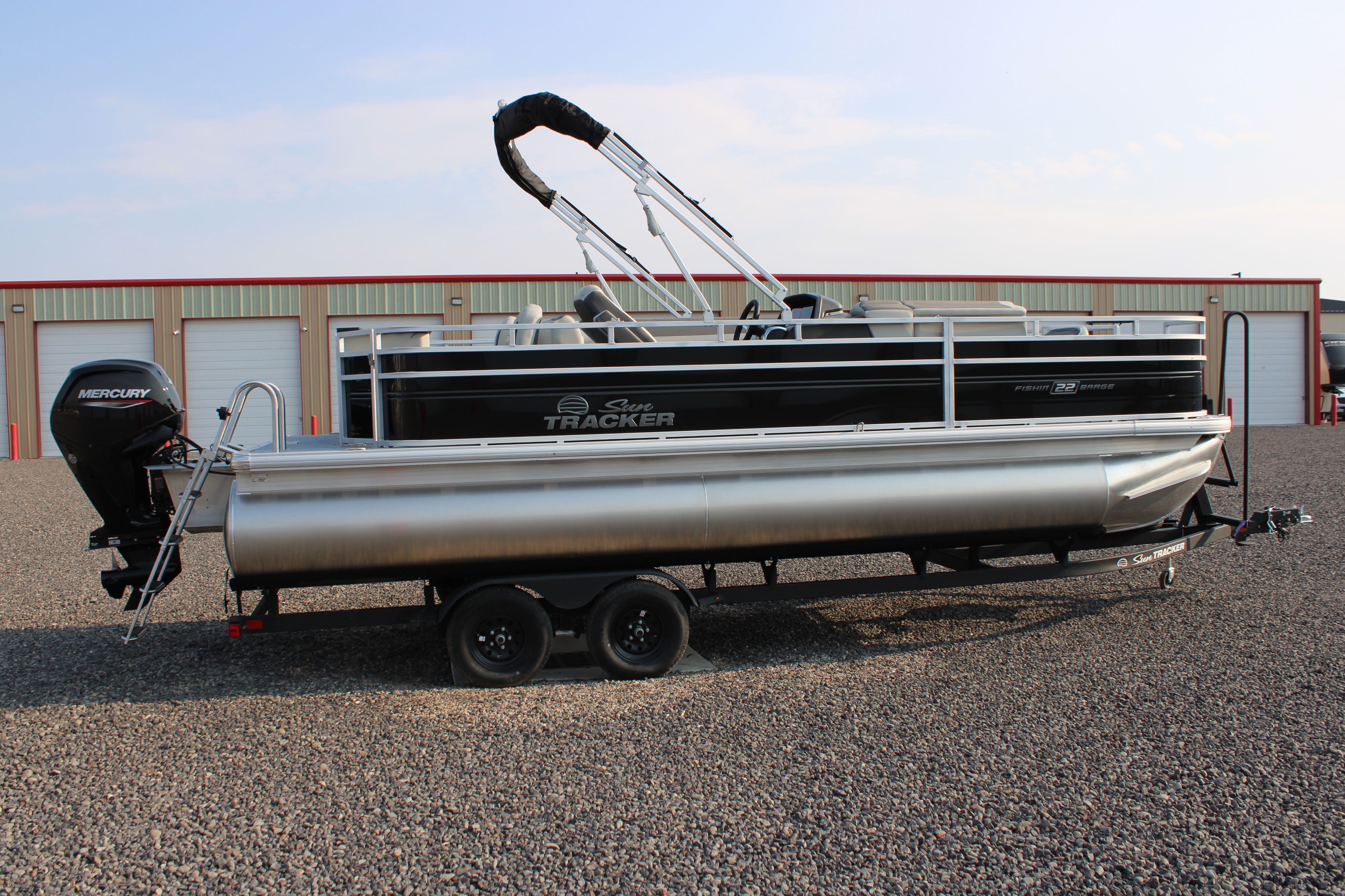 2027 Sun Tracker FB22 Boat