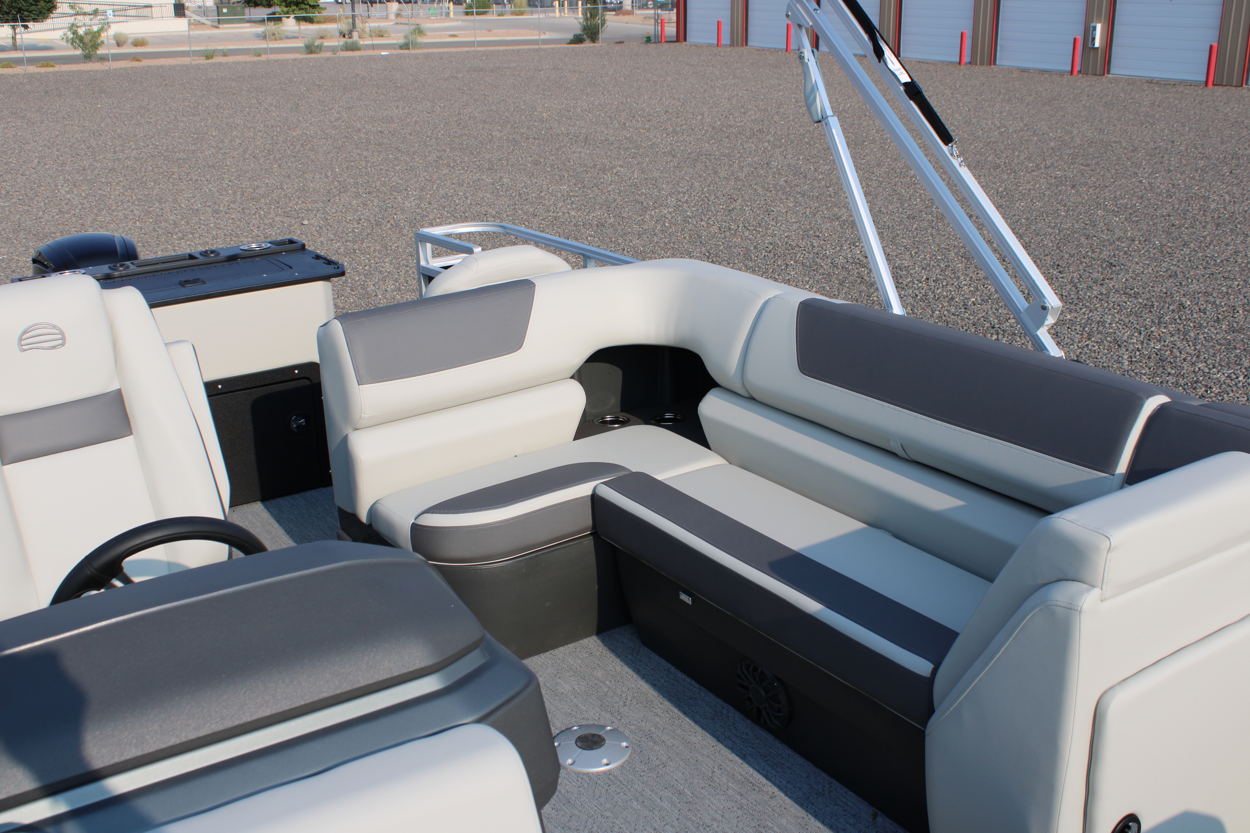 2027 Sun Tracker FB22 Boat
