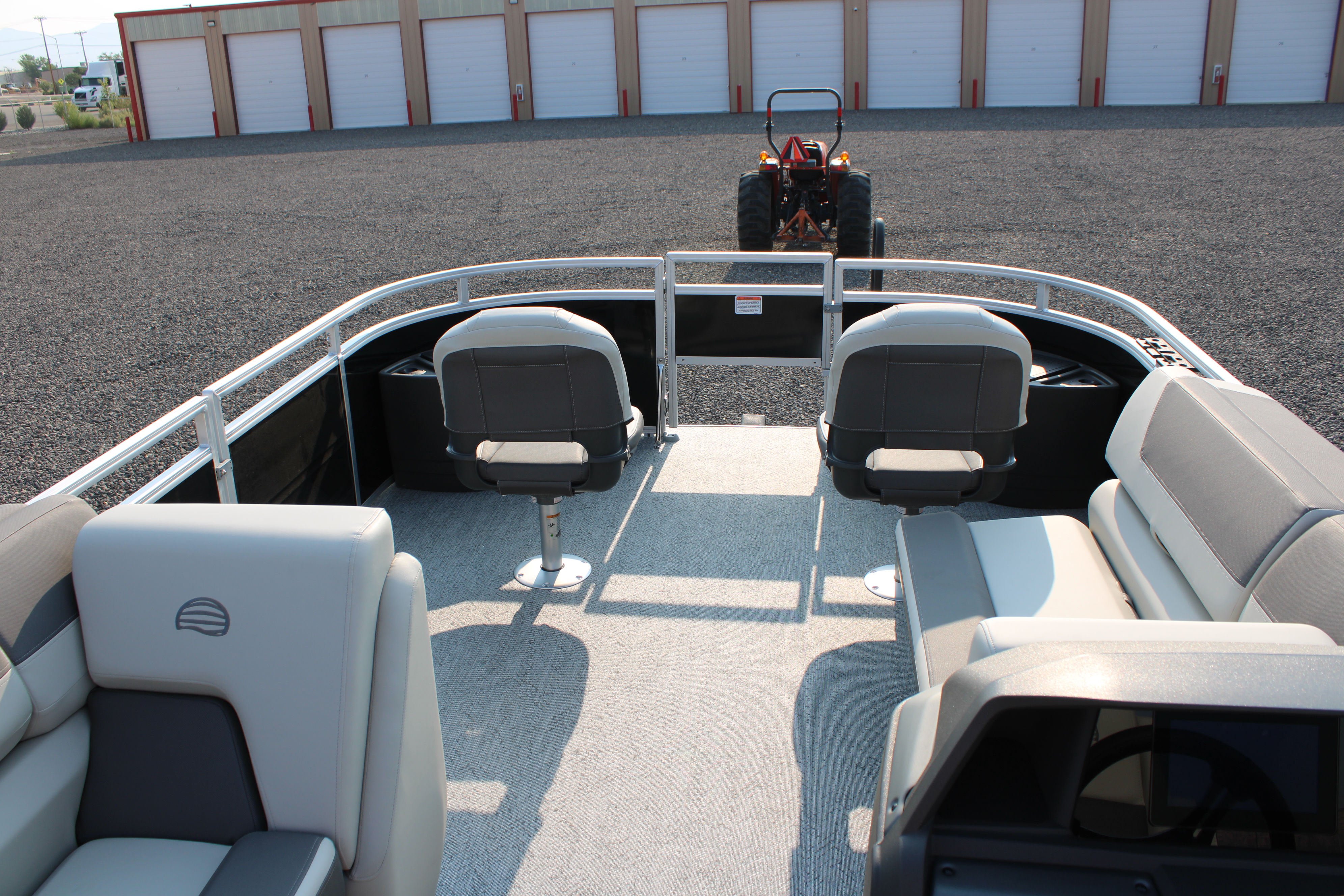 2027 Sun Tracker FB22 Boat