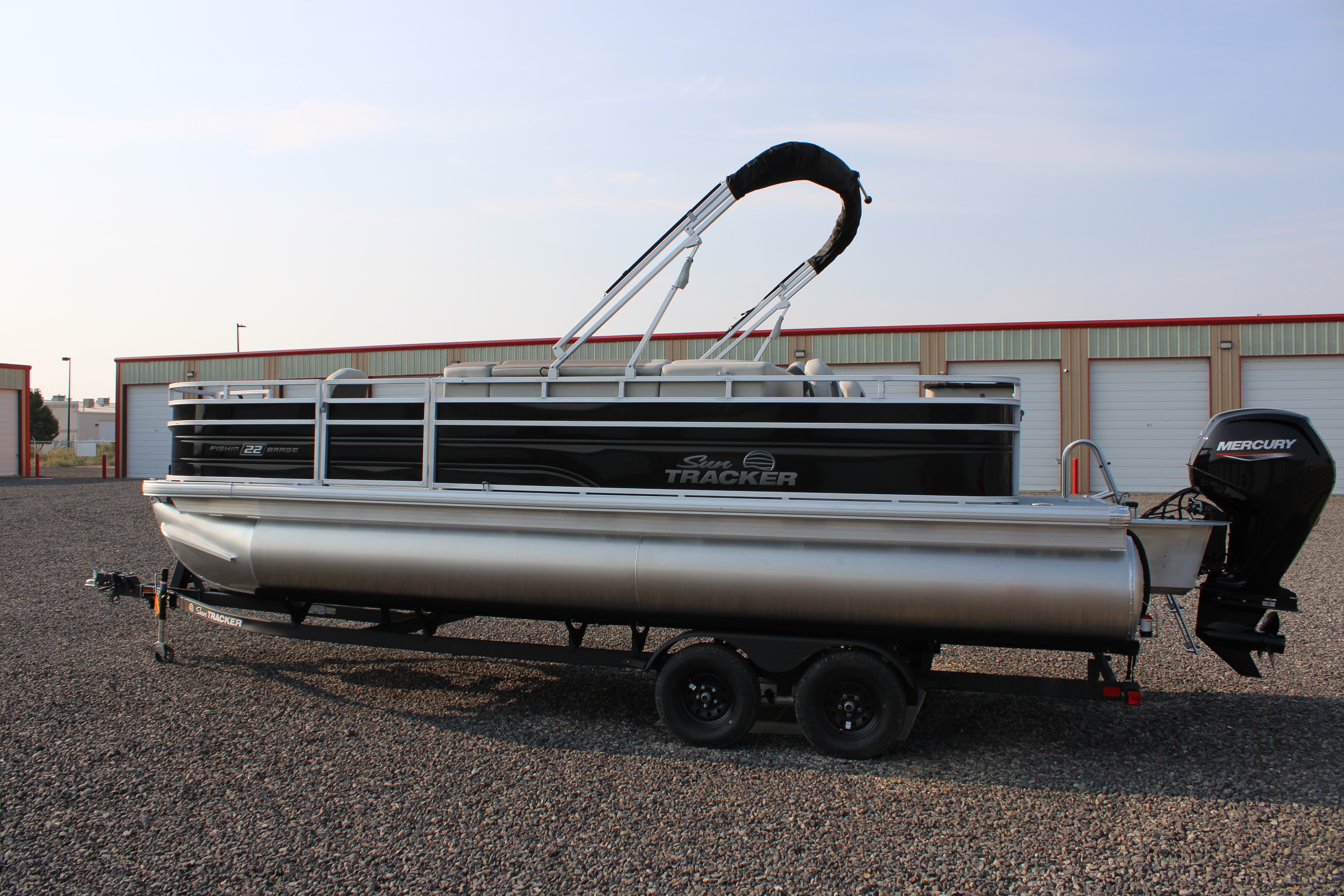 2027 Sun Tracker FB22 Boat
