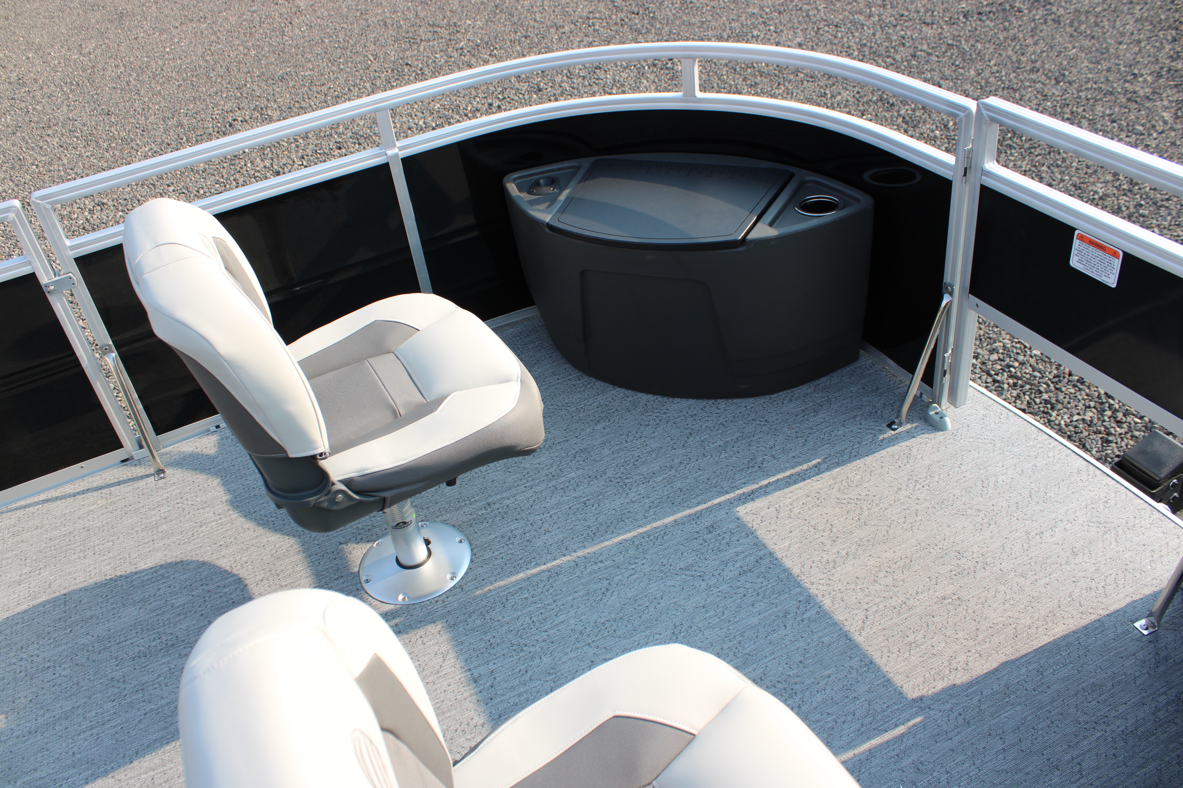 2027 Sun Tracker FB22 Boat