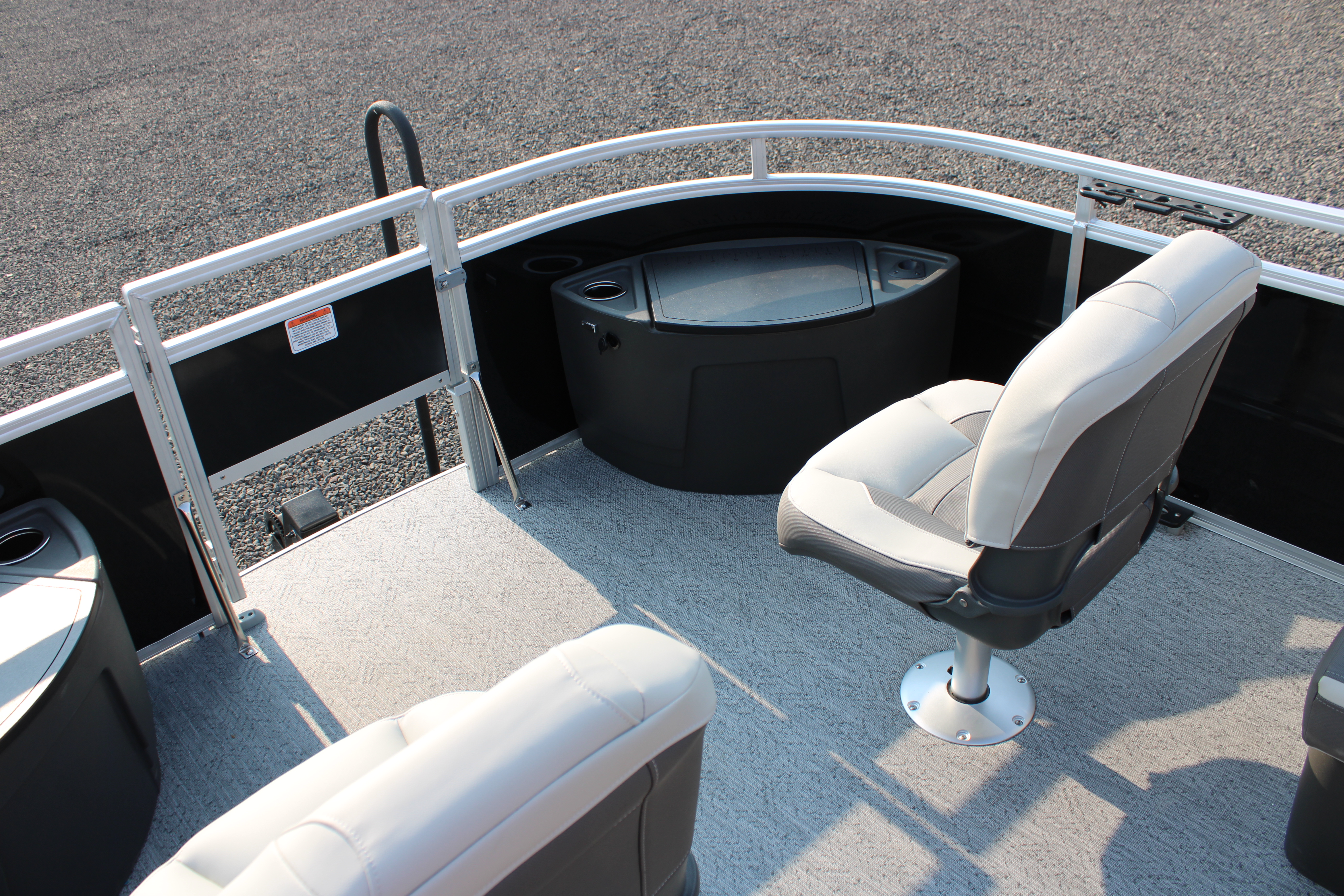 2027 Sun Tracker FB22 Boat
