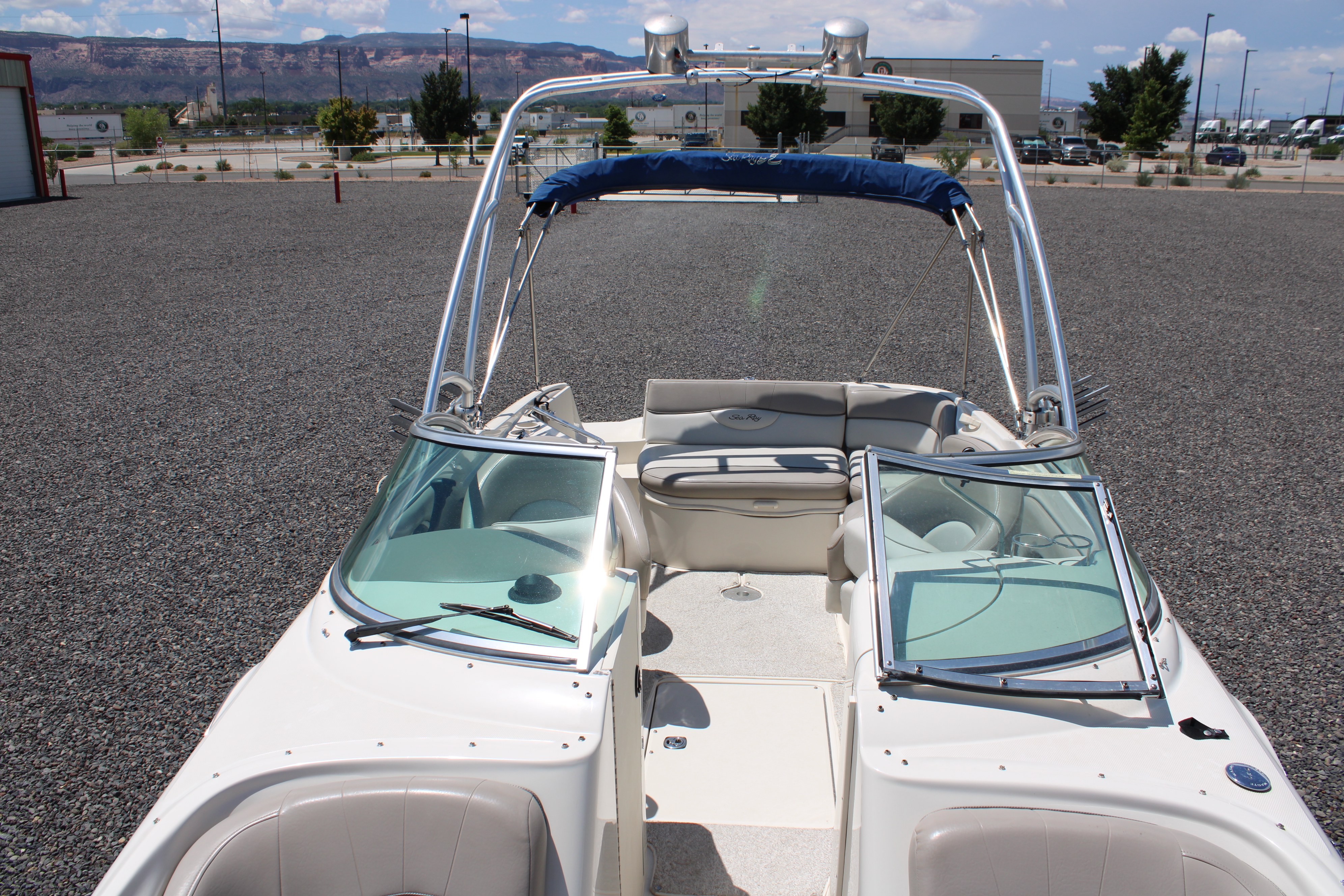 2003 Sea Ray 240 SUNDECK Boat