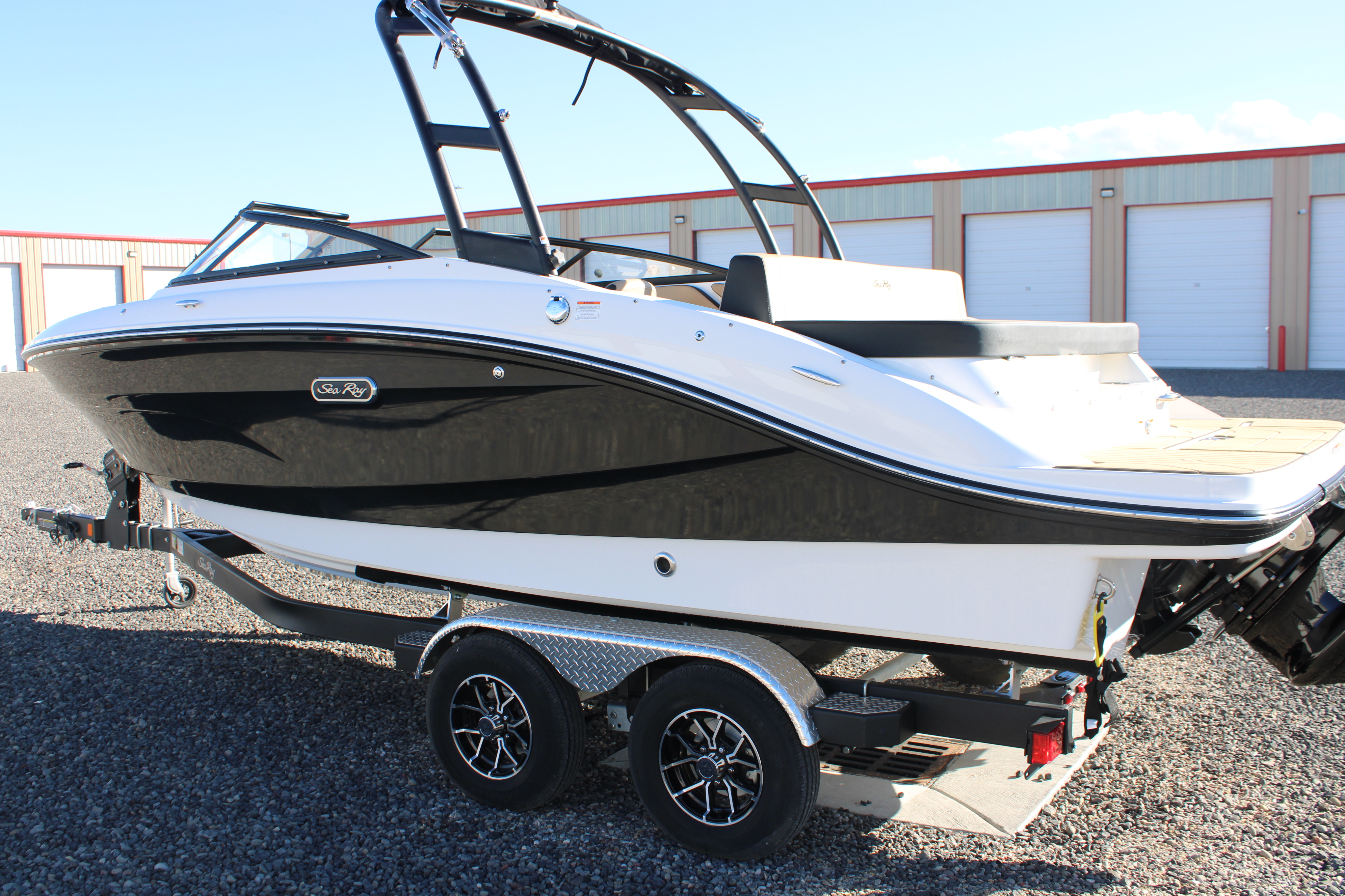 2026 Sea Ray SPX 210 Boat