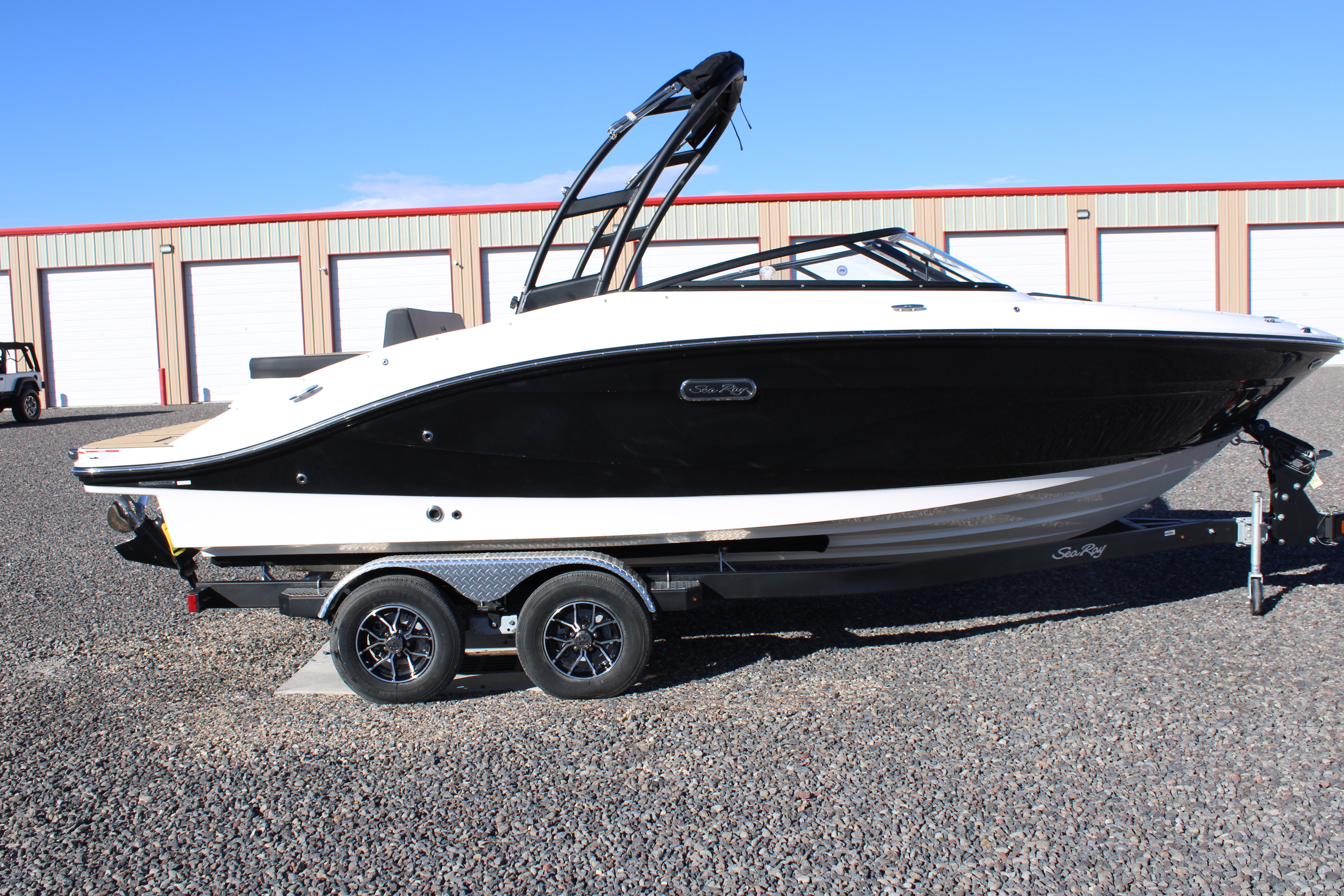 2026 Sea Ray SPX 210 Boat