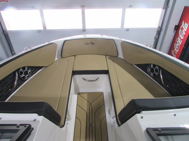2026 Sea Ray SPX 210 Boat