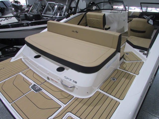 2026 Sea Ray SPX 210 Boat
