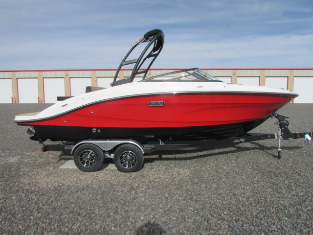 2026 Sea Ray SPX 210 Boat