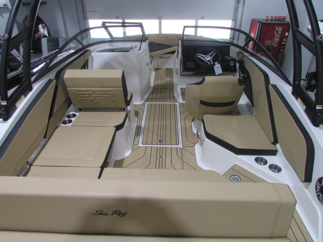 2026 Sea Ray SPX 210 Boat