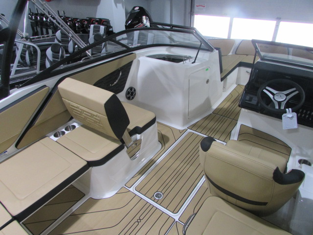 2026 Sea Ray SPX 210 Boat