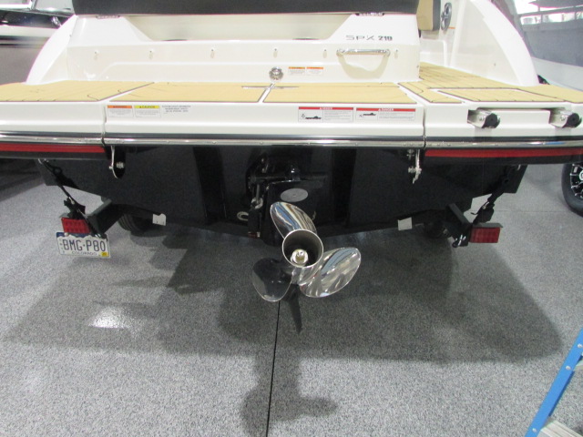 2026 Sea Ray SPX 210 Boat