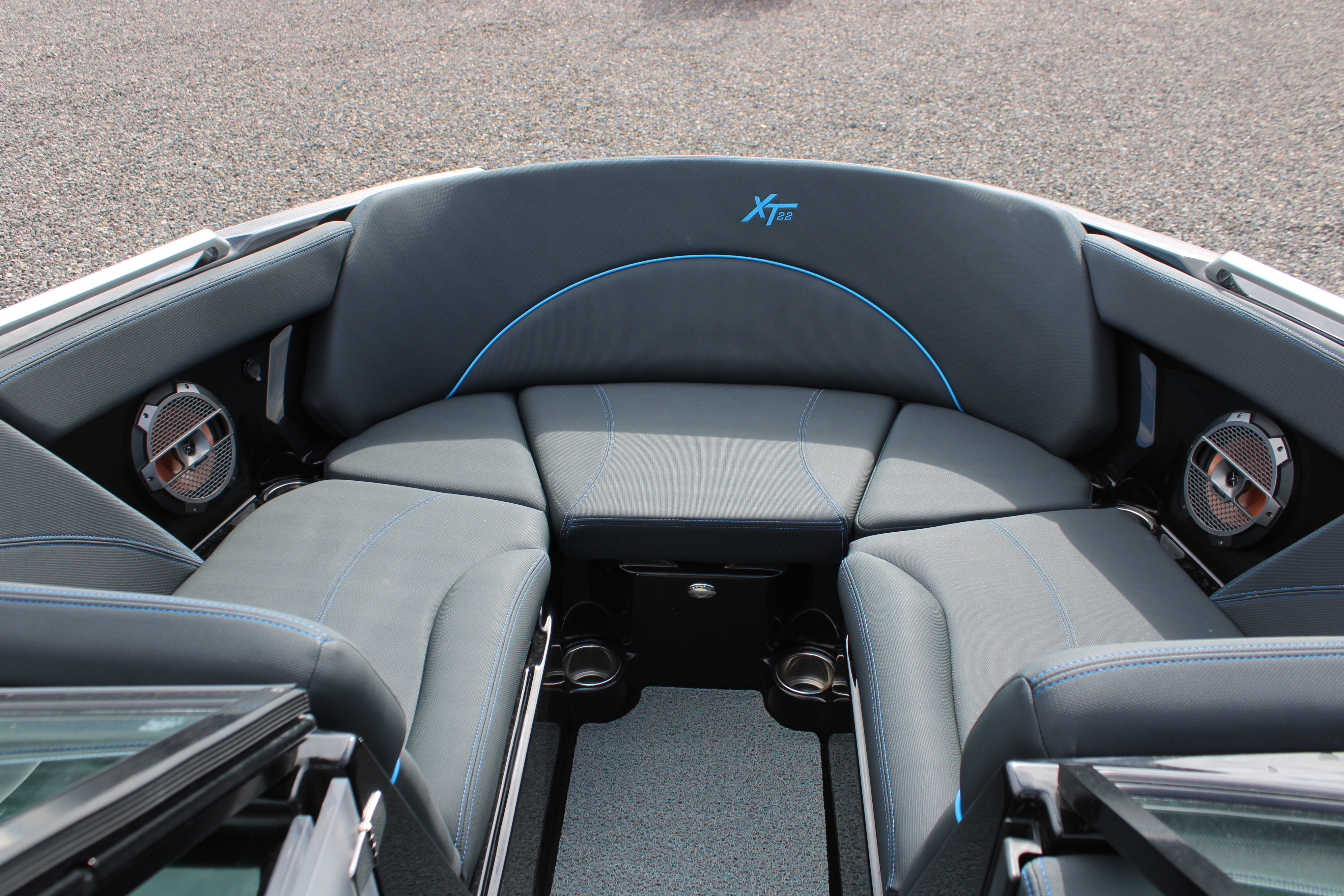 2021 MasterCraft XT22 Boat