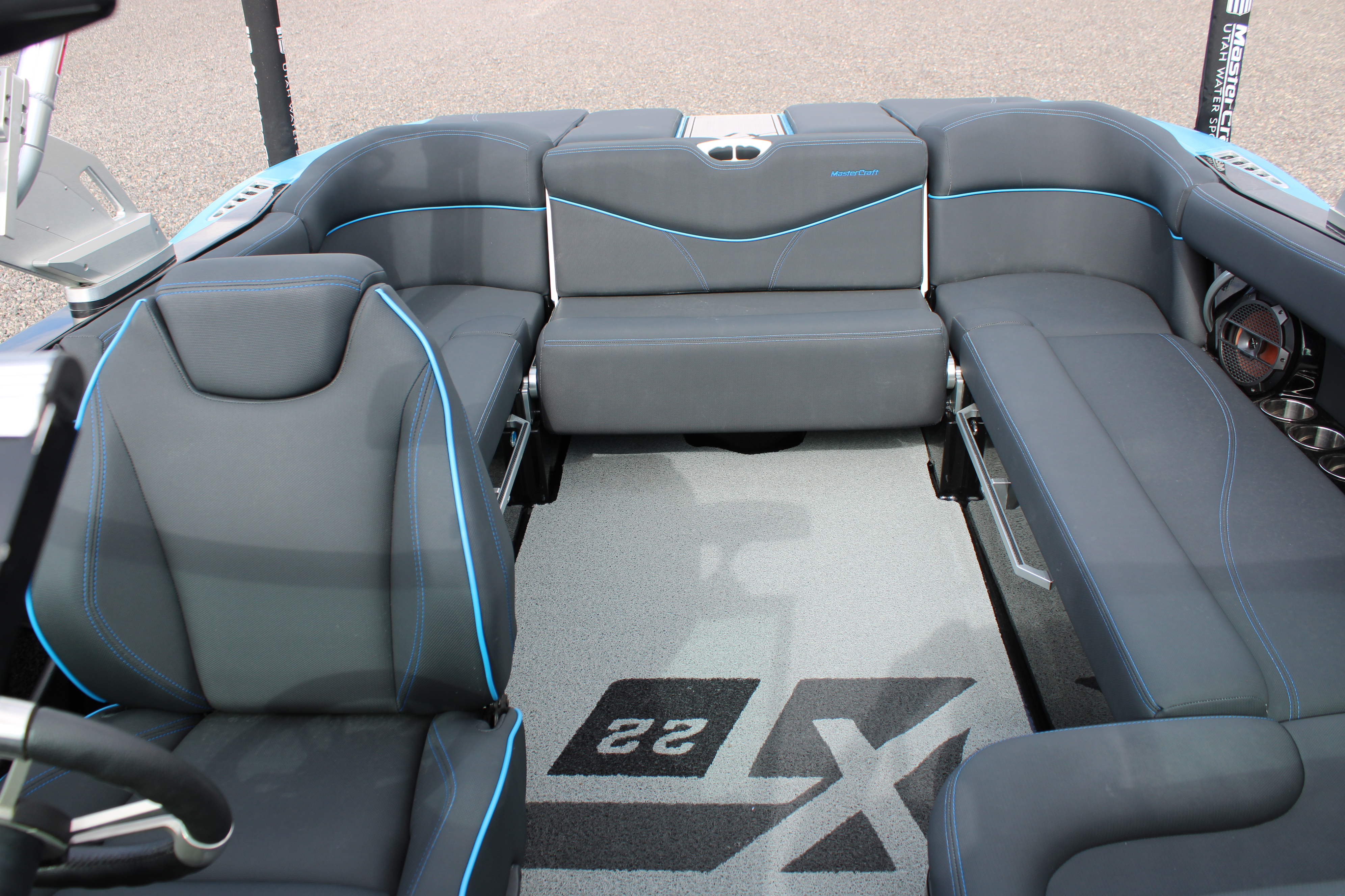 2021 MasterCraft XT22 Boat
