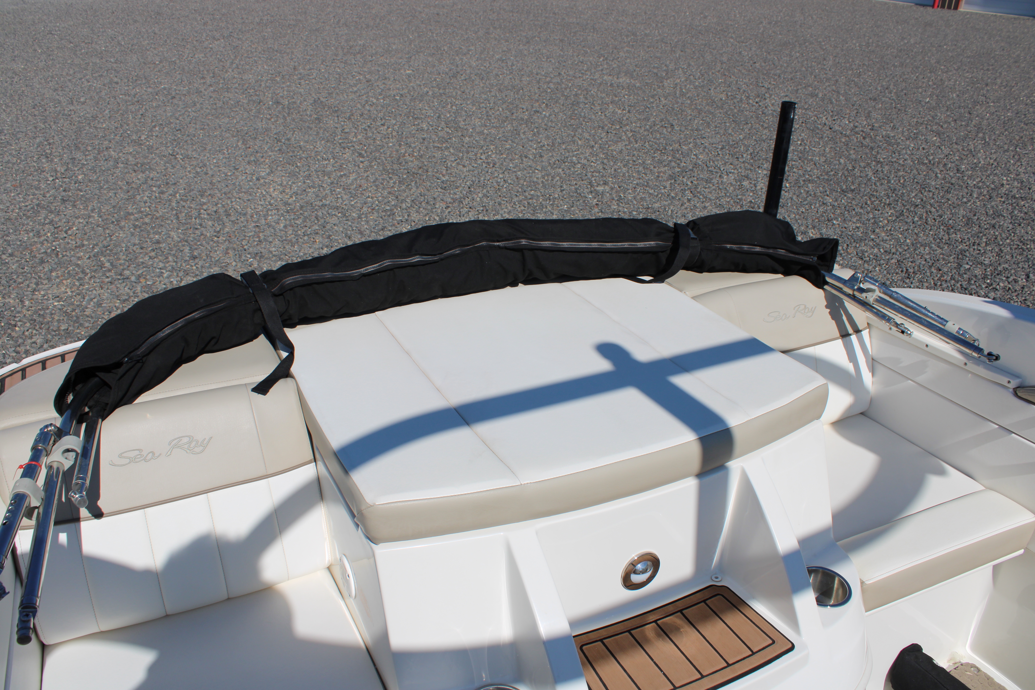 2013 Sea Ray 210 SLX Boat