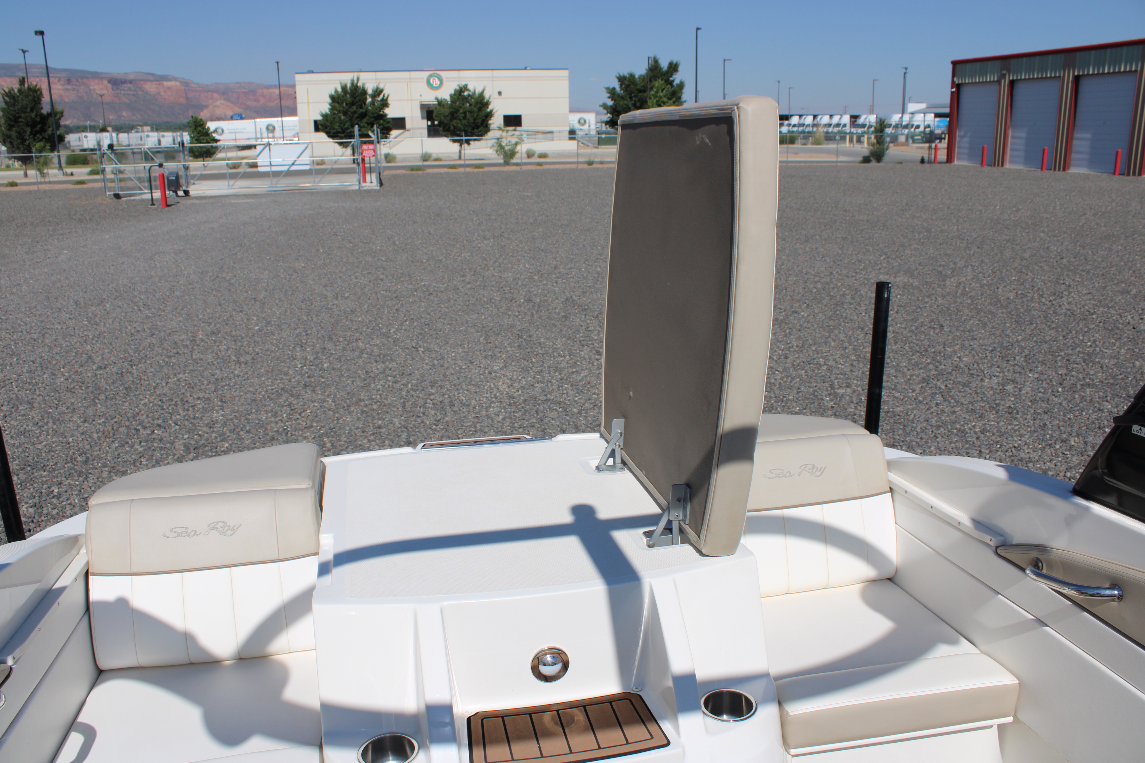 2013 Sea Ray 210 SLX Boat