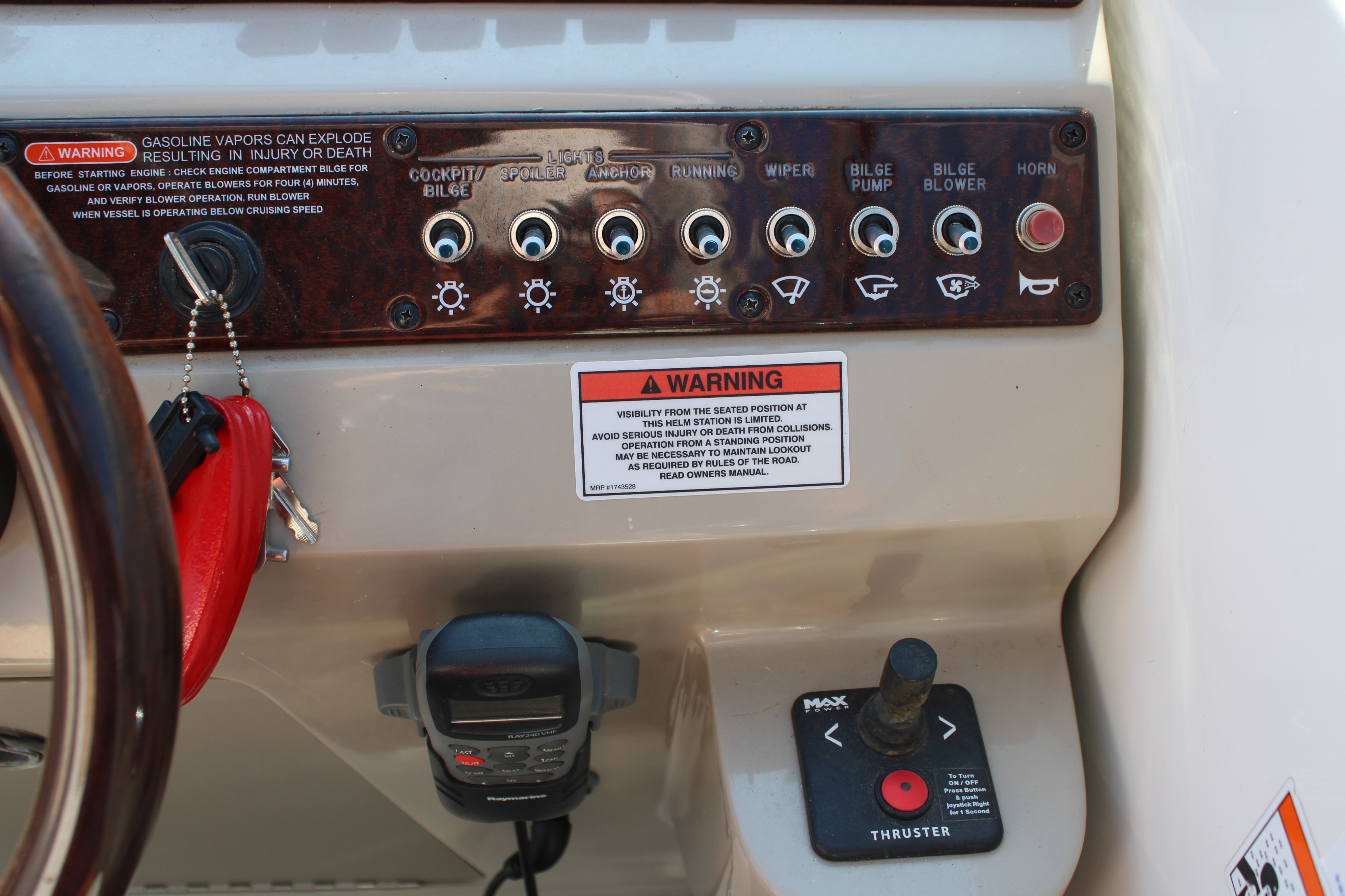 2009 Sea Ray 270 SUNDANCER Boat