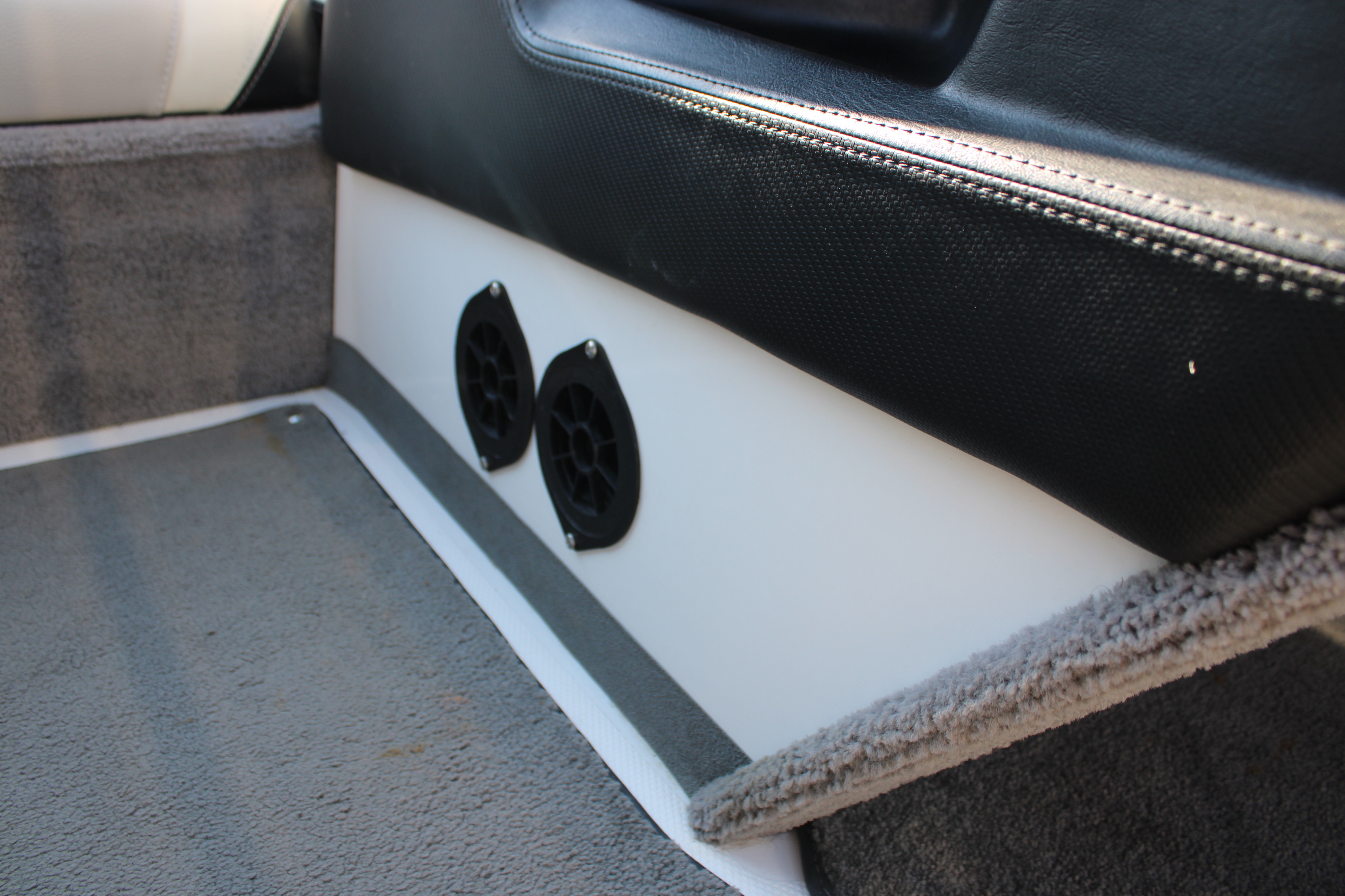 2014 Malibu Wakesetter 20 VTX Boat