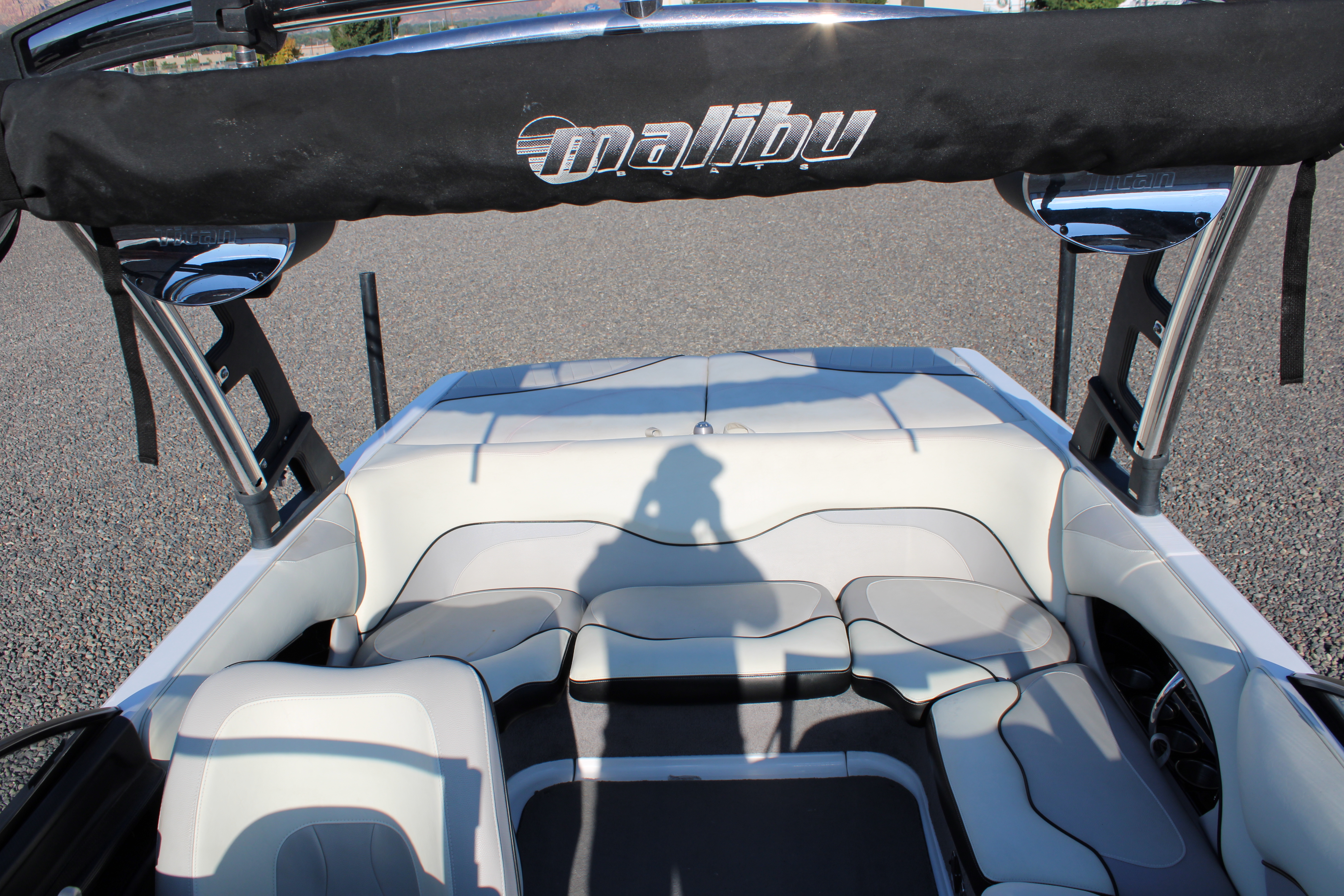 2014 Malibu Wakesetter 20 VTX Boat