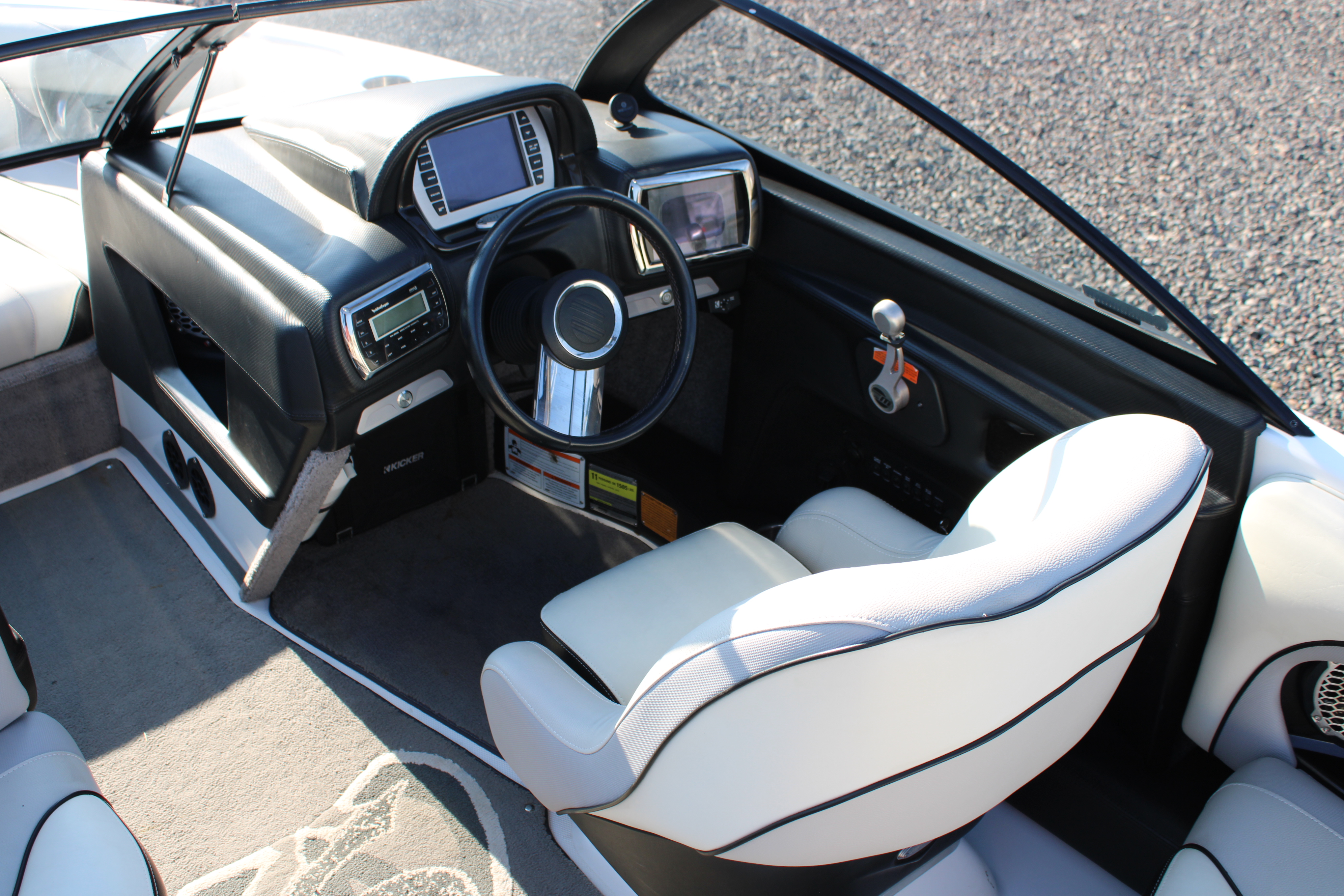2014 Malibu Wakesetter 20 VTX Boat