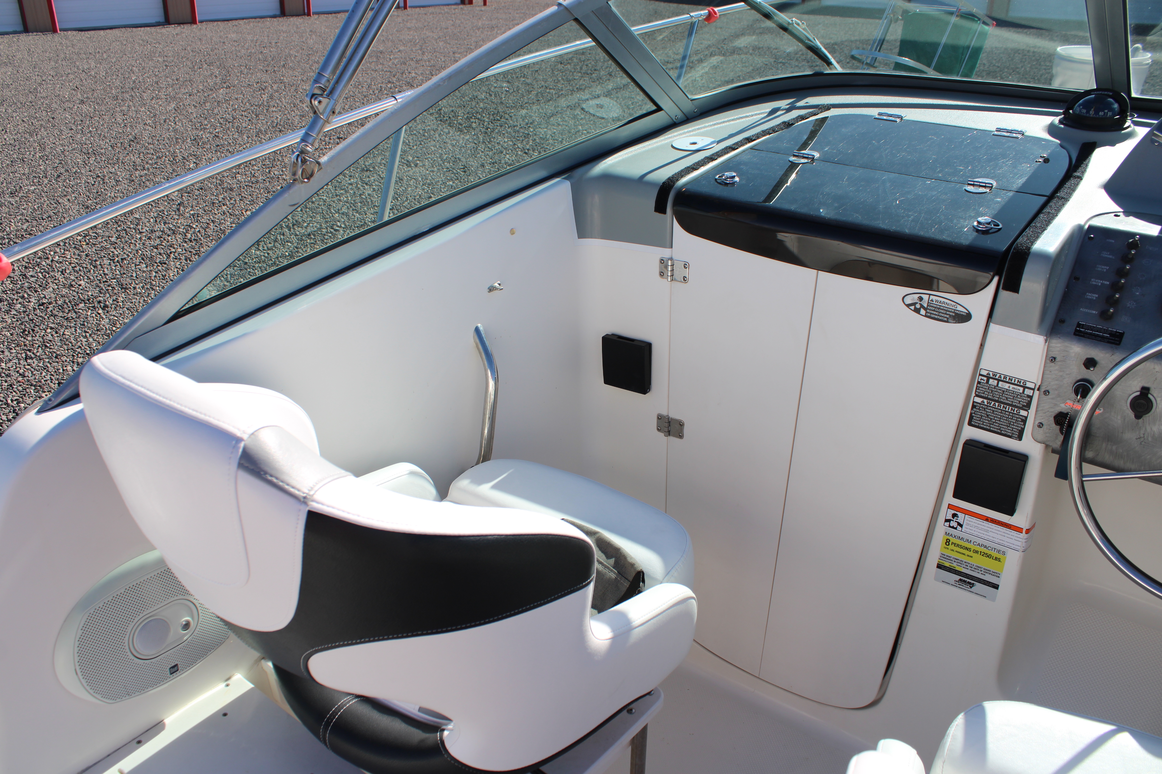 2004 Trophy 2502 WALK AROUND Boat