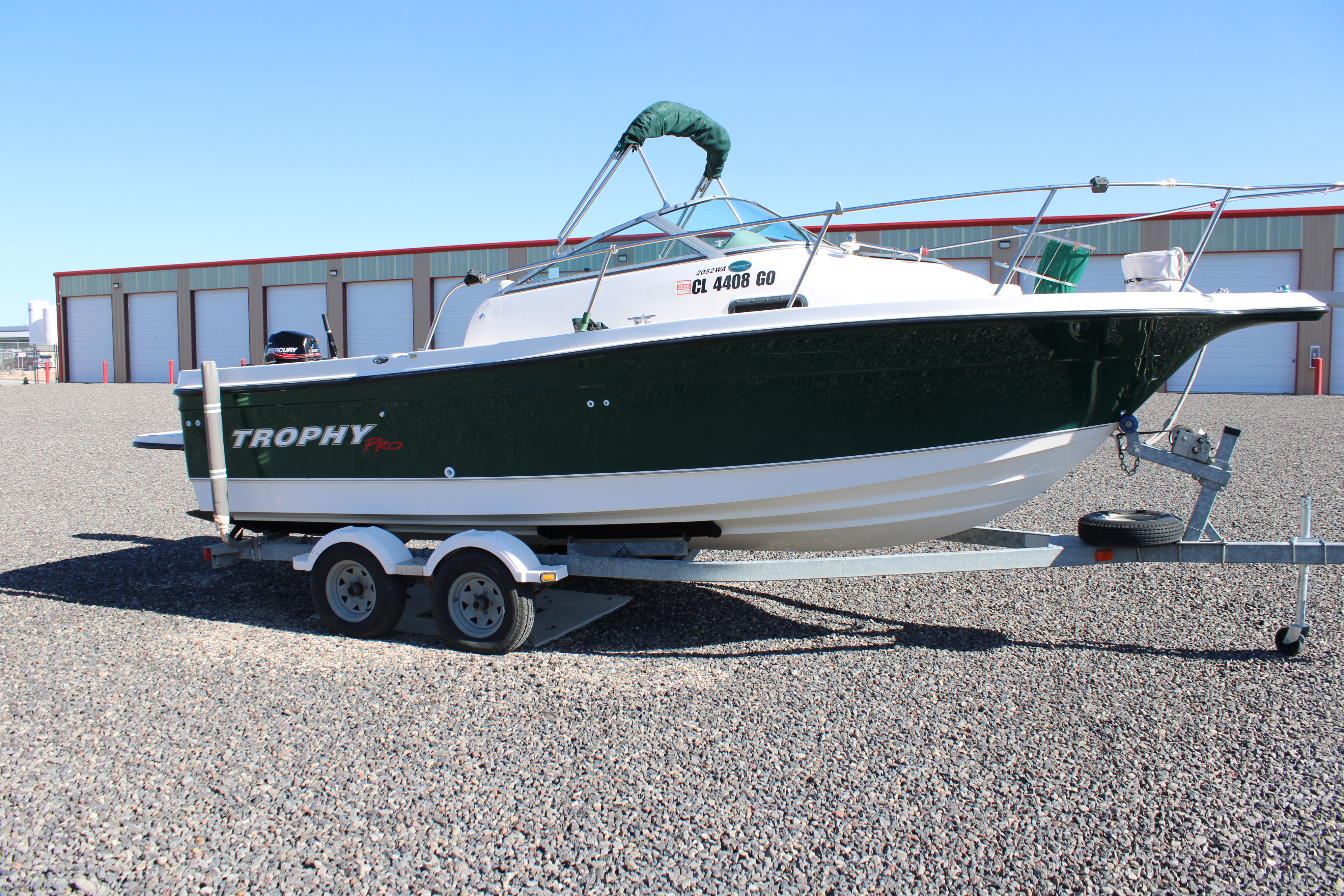 2004 Trophy 2502 WALK AROUND Boat