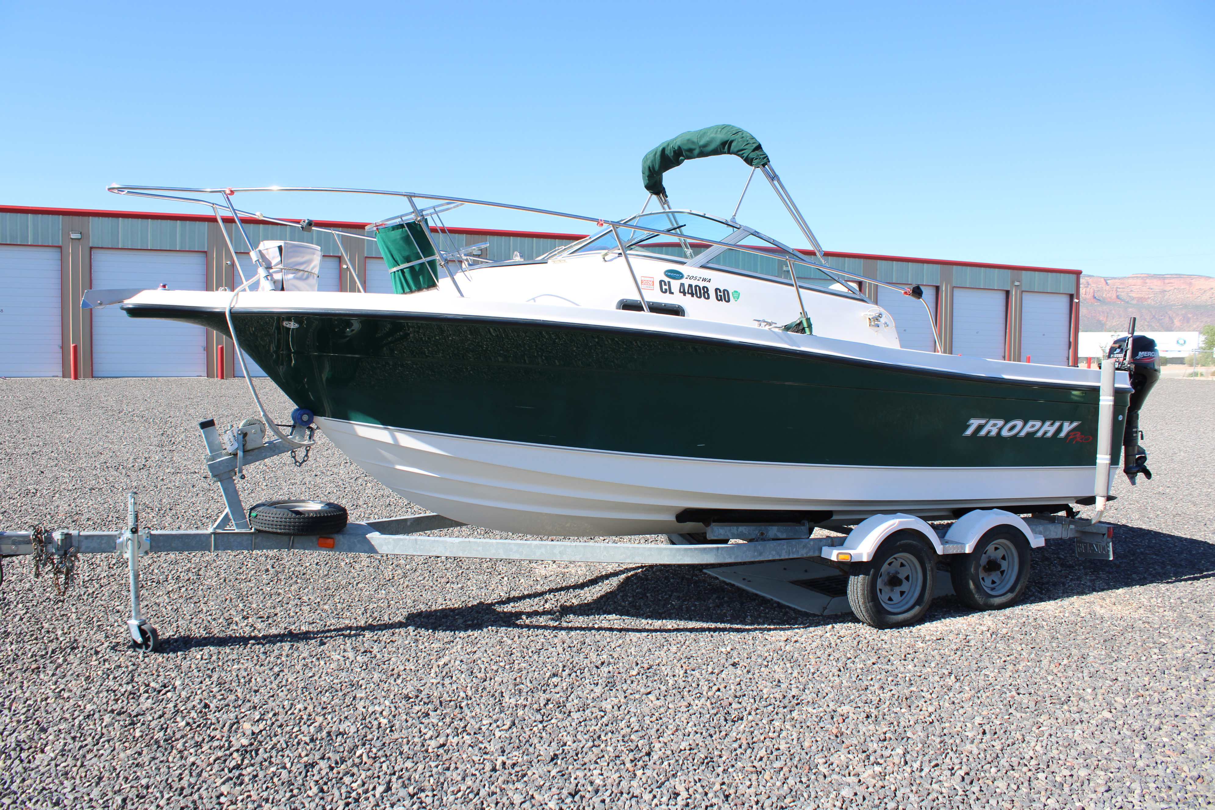2004 Trophy 2502 WALK AROUND Boat