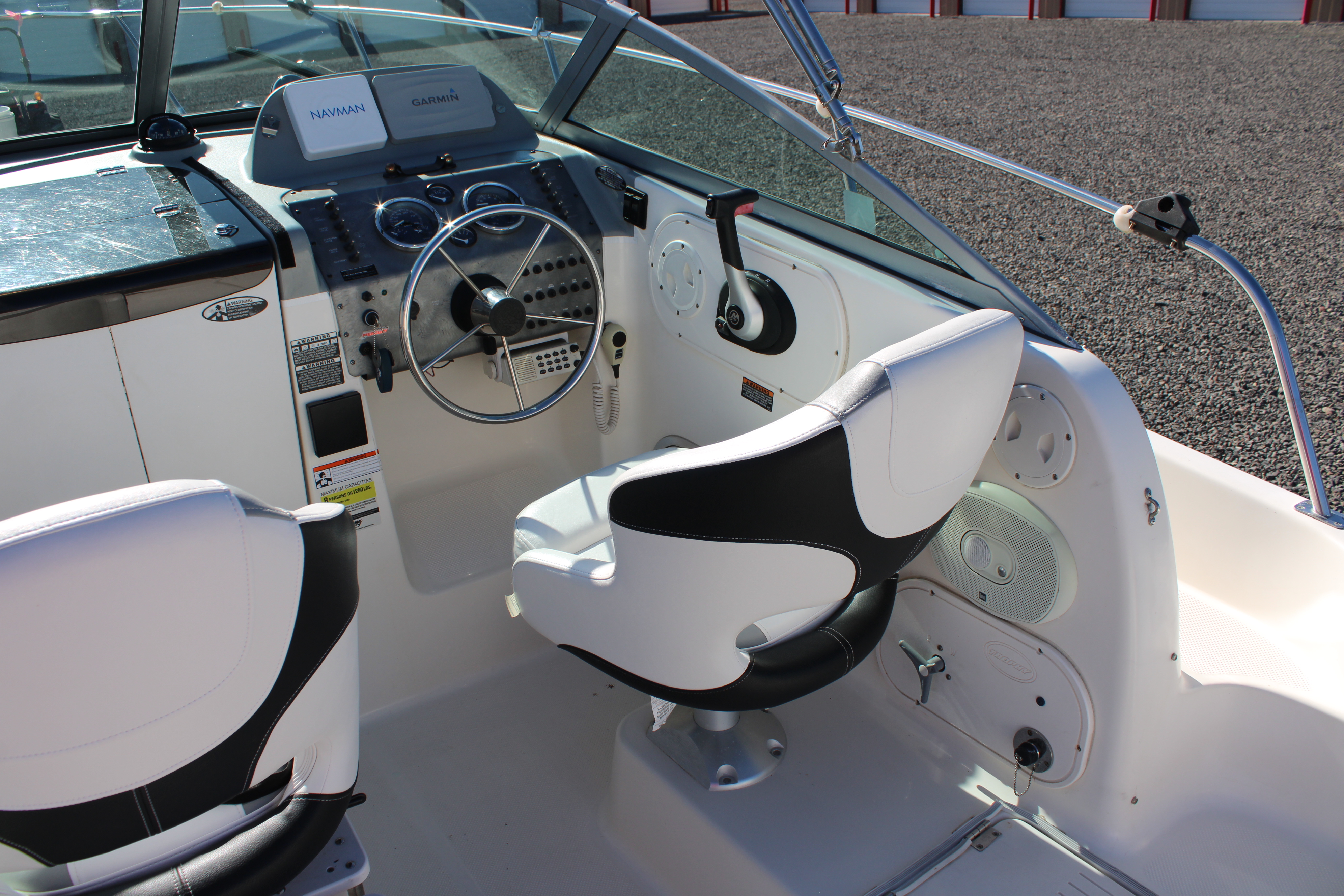 2004 Trophy 2502 WALK AROUND Boat